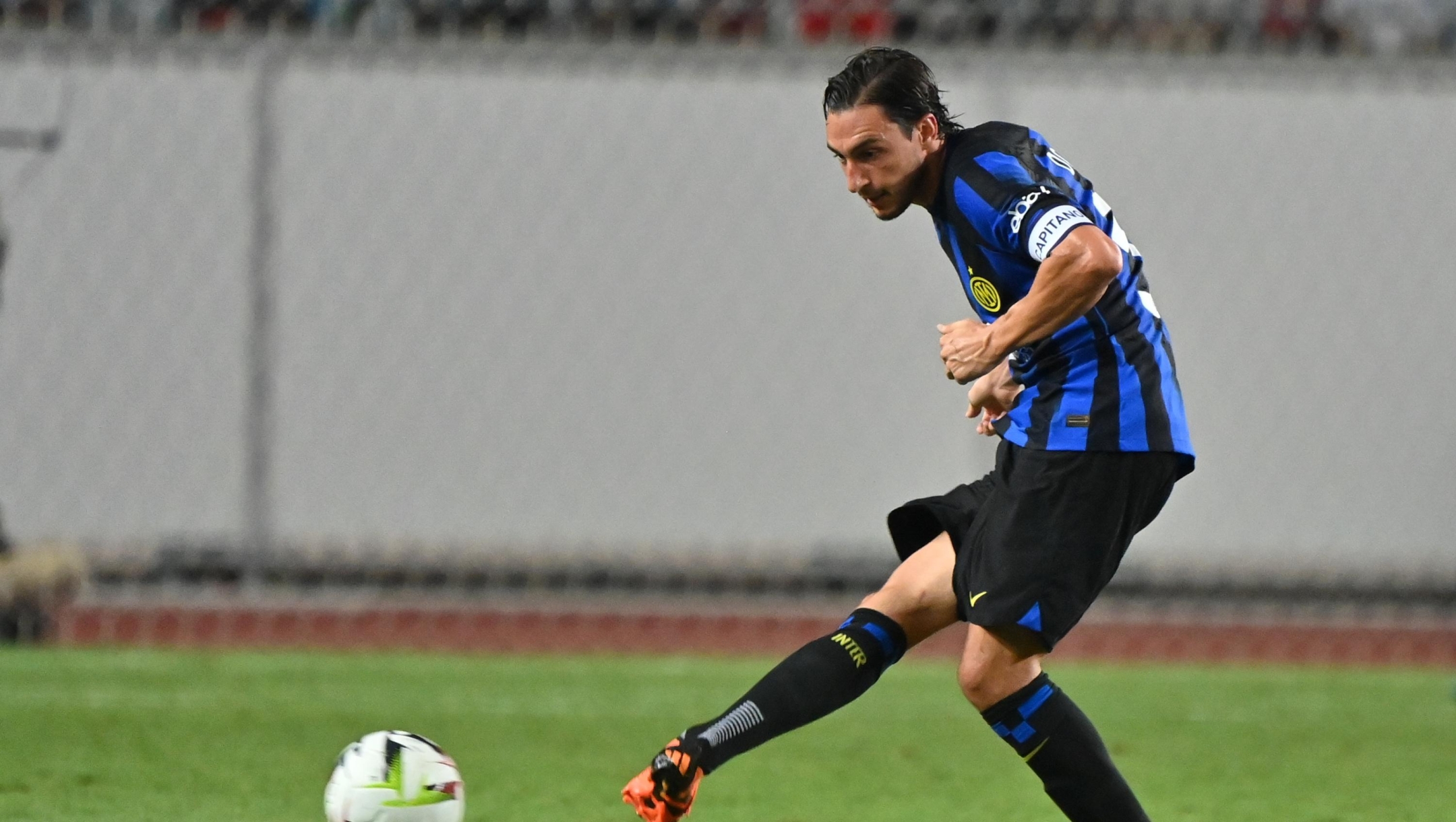 OSAKA, JAPAN - JULY 27: Matteo Darmian of FC Internazionale in action during the pre-season friendly match between FC Internazionale and Al-Nassr at Yanmar Stadium Nagai on July 27, 2023 in Osaka, Japan. (Photo by Kenta Harada/Getty Images)