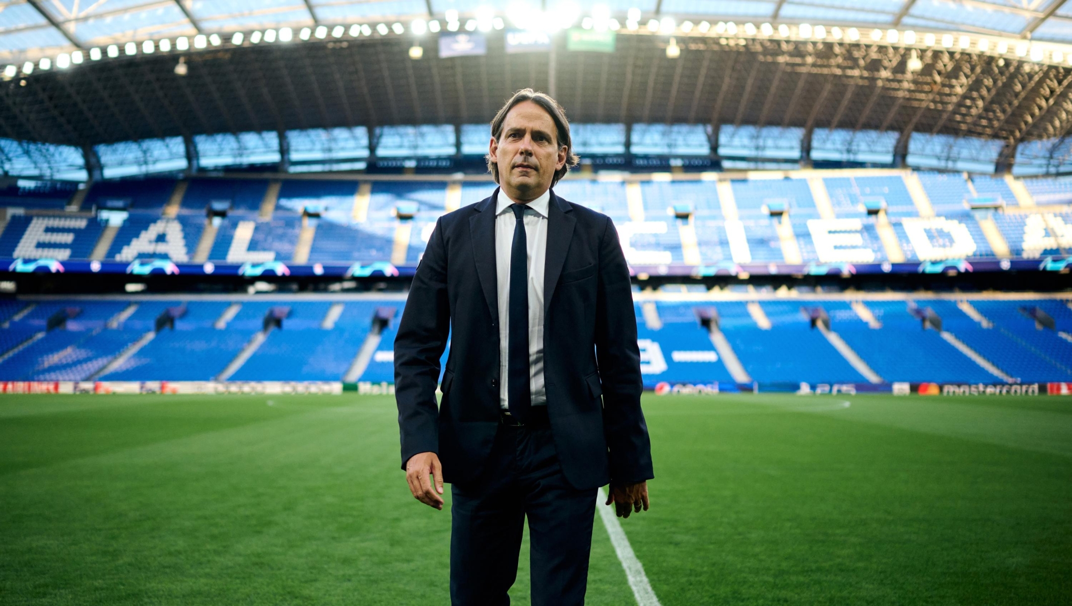 SAN SEBASTIAN, SPAIN - SEPTEMBER 19: Head Coach Simone Inzaghi of FC Internazionale looks on ahead the UEFA Champions League match group D between Real Sociedad and FC Internazionale at Reale Arena on September 19, 2023 in San Sebastian, Spain. (Photo by Mattia Ozbot - Inter/Inter via Getty Images)