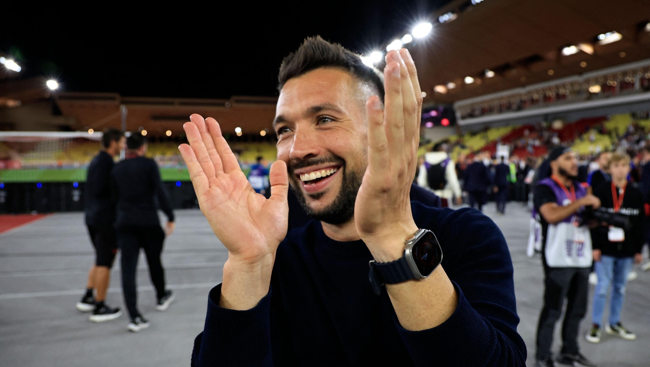 Nice's Italian head coach Francesco Farioli celebrates after winning the French L1 football match between AS Monaco and OGC Nice at the Louis II Stadium in the Principality of Monaco on September 22, 2023. (Photo by Valery HACHE / AFP)