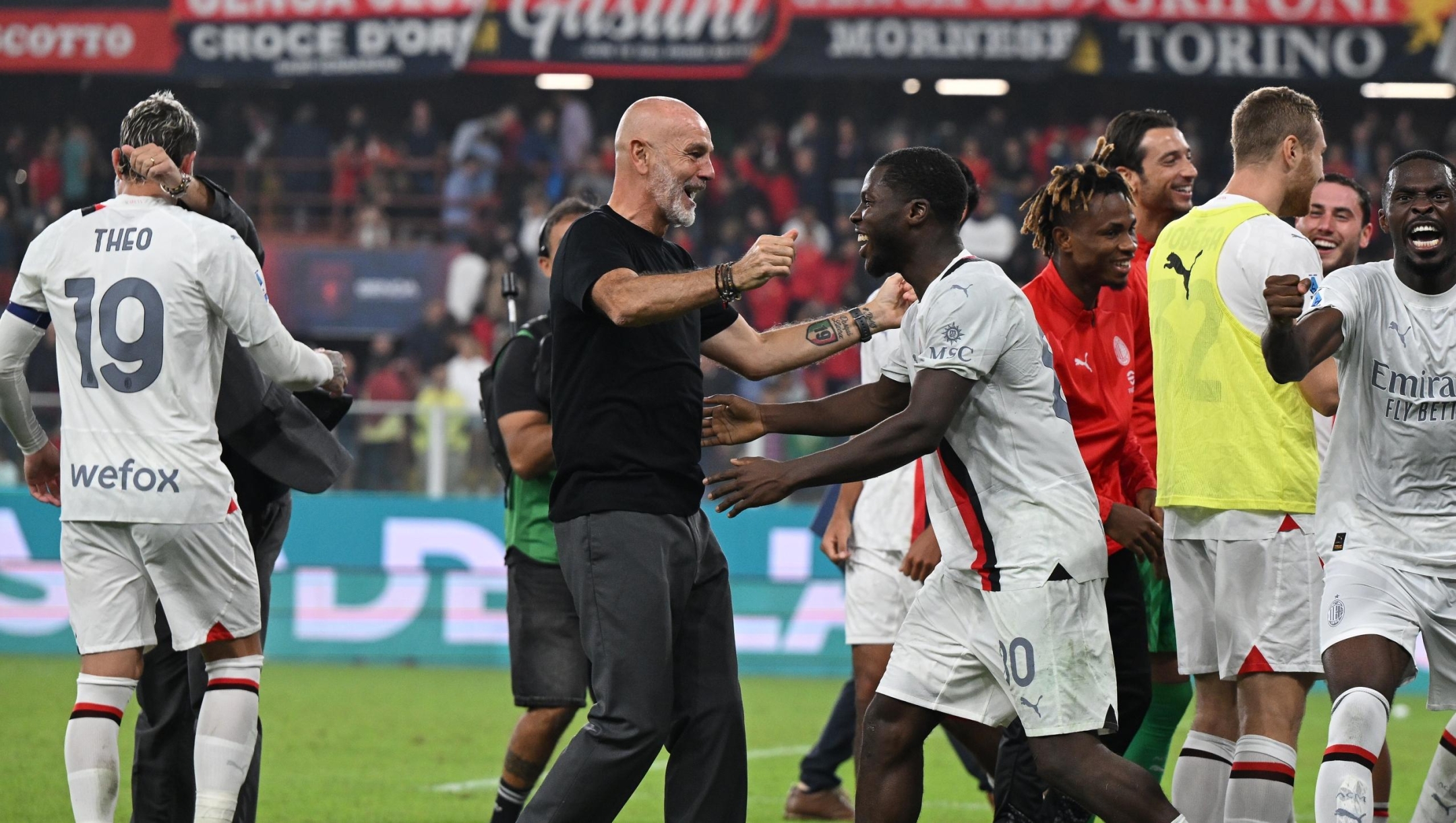 GENOA, ITALY - OCTOBER 07:  Head coach of AC Milan Stefano Pioli celebrates the win at the end of the Serie A TIM match between Genoa CFC and AC Milan at Stadio Luigi Ferraris on October 07, 2023 in Genoa, Italy. (Photo by Claudio Villa/AC Milan via Getty Images)