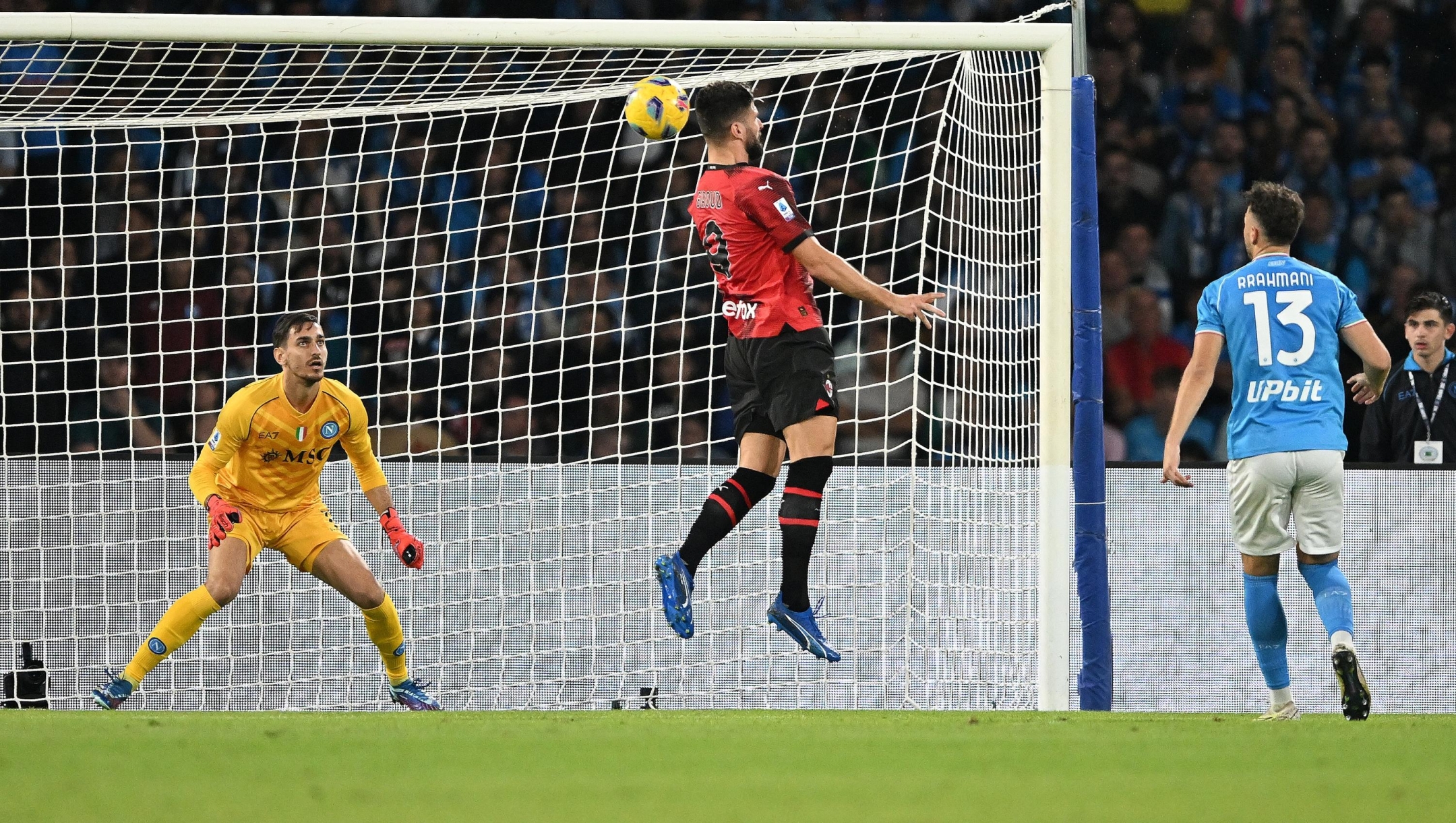 NAPLES, ITALY - OCTOBER 29: Olivier Giroud of AC Milan scores the team's second goal during the Serie A TIM match between SSC Napoli and AC Milan at Stadio Diego Armando Maradona on October 29, 2023 in Naples, Italy. (Photo by Francesco Pecoraro/Getty Images)