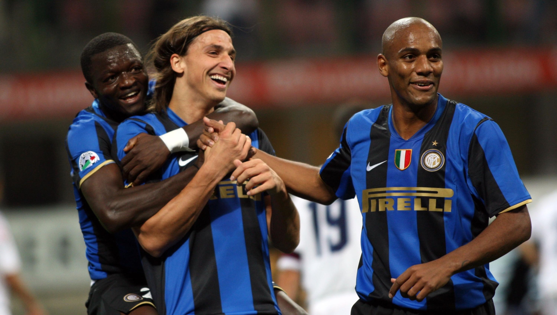 MILAN, ITALY - OCTOBER 04:  Zlatan Ibrahimovic of Inter Milan celebrates after scoring the first goal with Sulley Muntar and Maicon during the Serie A match between FC Inter Milan and Bologna FC at the Stadio Meaazza on October 04, 2008 in Milan, Italy.  (Photo by New Press/Getty Images)