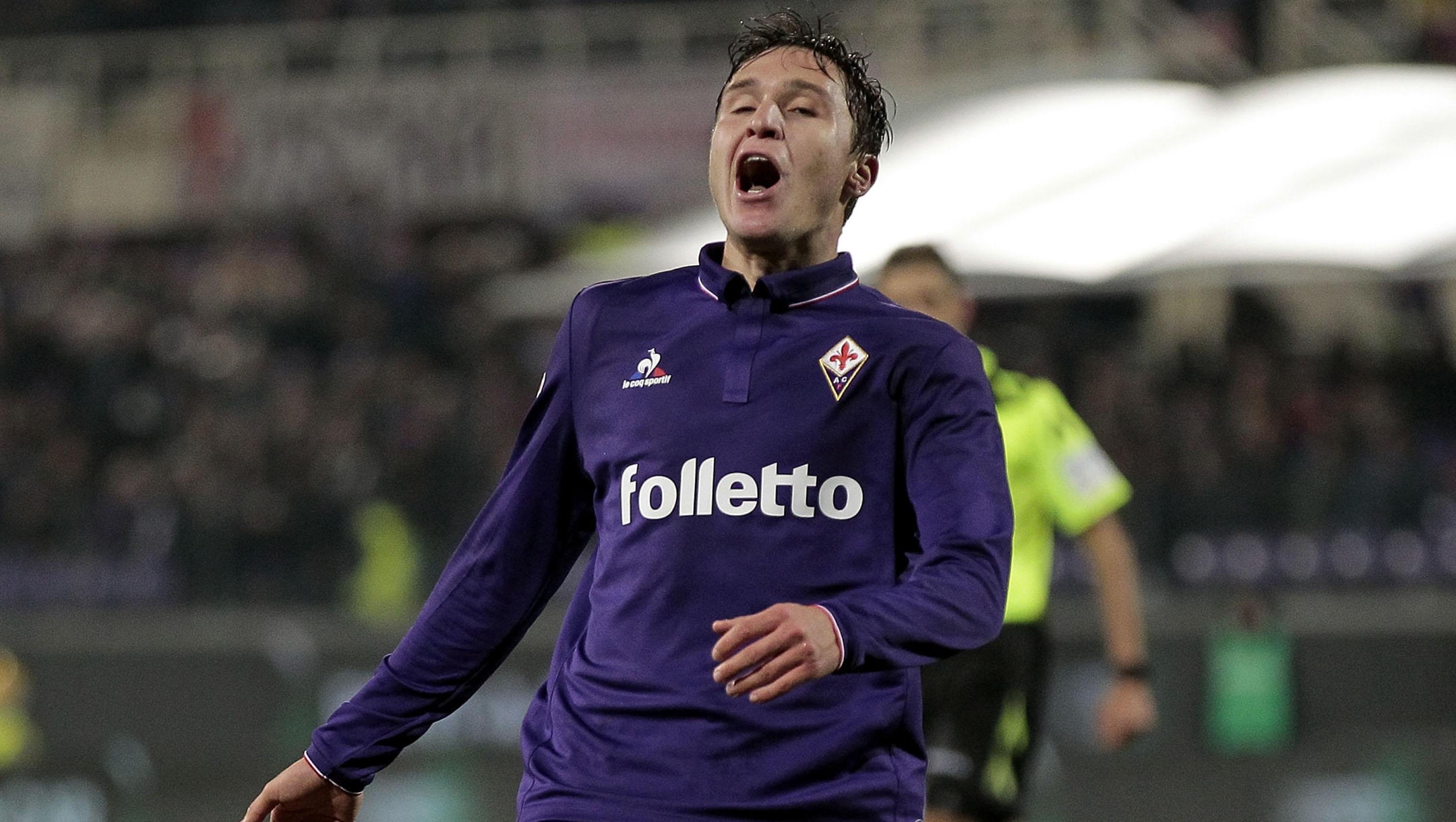 FLORENCE, ITALY - DECEMBER 22: Federico Chiesa of ACF Fiorentina reacts during the Serie A match between ACF Fiorentina and SSC Napoli at Stadio Artemio Franchi on December 22, 2016 in Florence, Italy.  (Photo by Gabriele Maltinti/Getty Images)