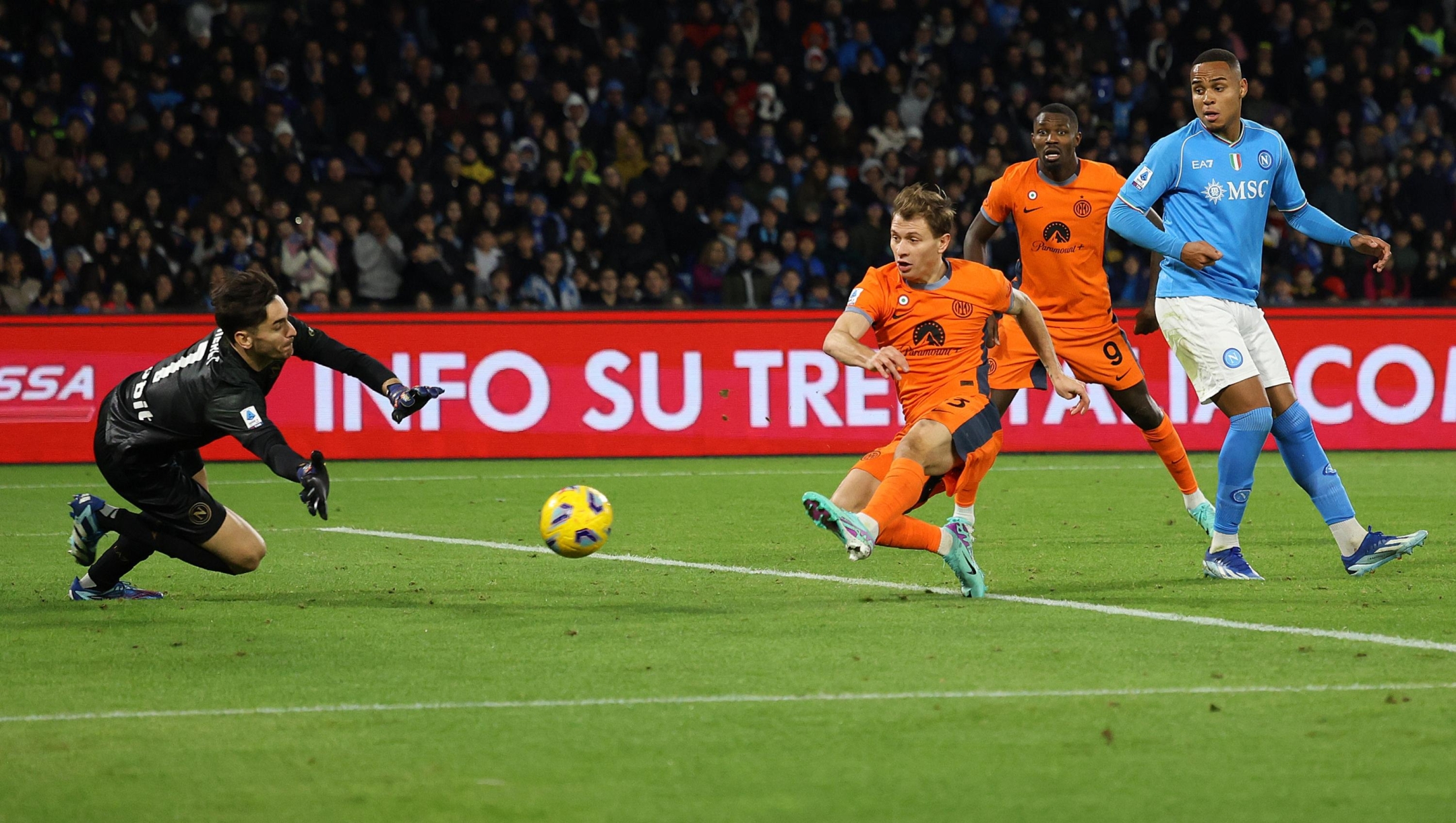 NAPLES, ITALY - DECEMBER 03: Nicolò Barella of FC Internazionale scores his side second goal during the Serie A TIM match between SSC Napoli and FC Internazionale at Stadio Diego Armando Maradona on December 03, 2023 in Naples, Italy. (Photo by Francesco Pecoraro/Getty Images)