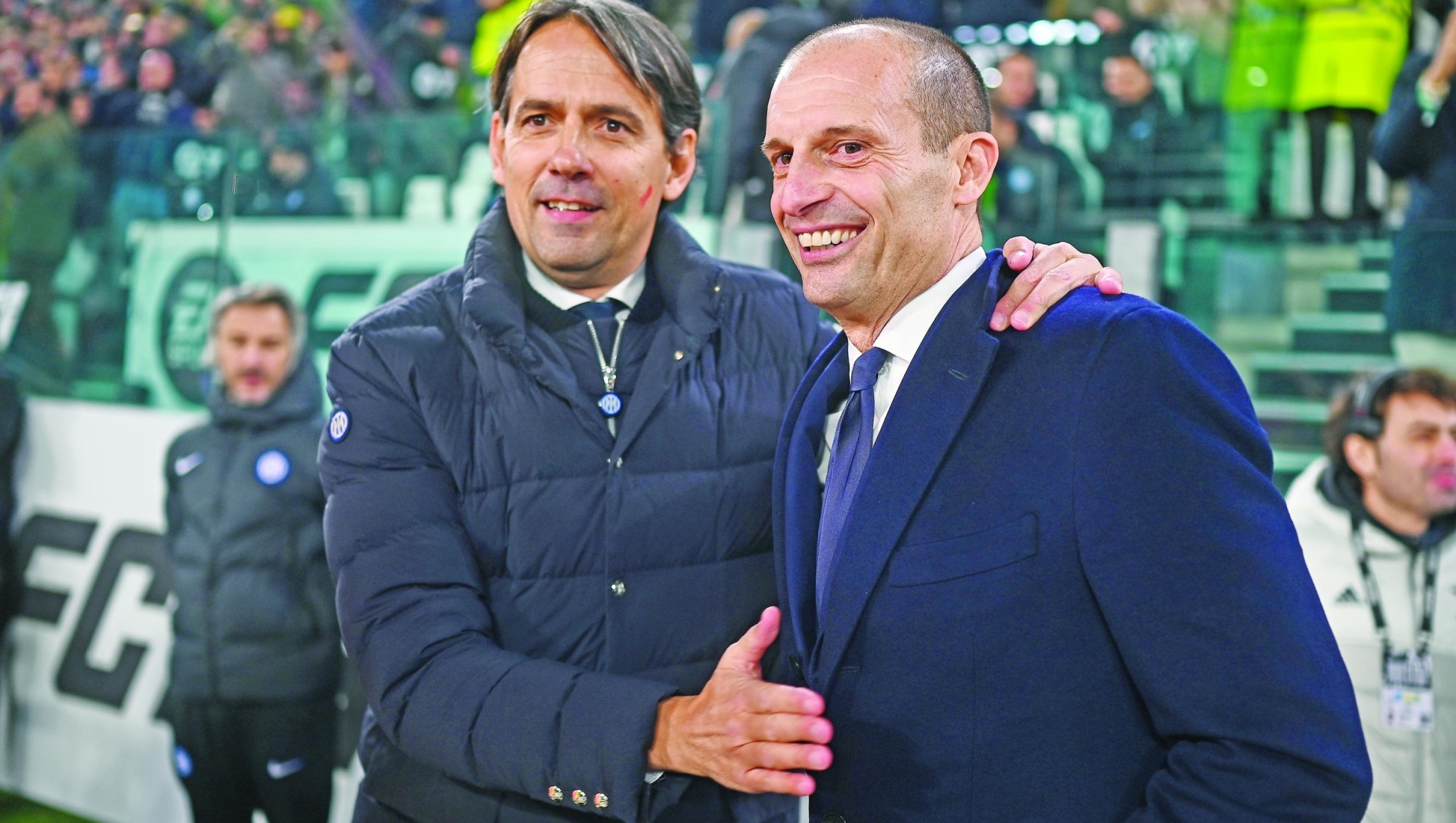TURIN, ITALY - NOVEMBER 26:  (L-R) Head coach of FC Internazionale, Simone Inzaghi shakes hands with head coach of Juventus, Massimiliano Allegri before the Serie A TIM match between Juventus and FC Internazionale at  on November 26, 2023 in Turin, Italy. (Photo by Mattia Ozbot - Inter/Inter via Getty Images)