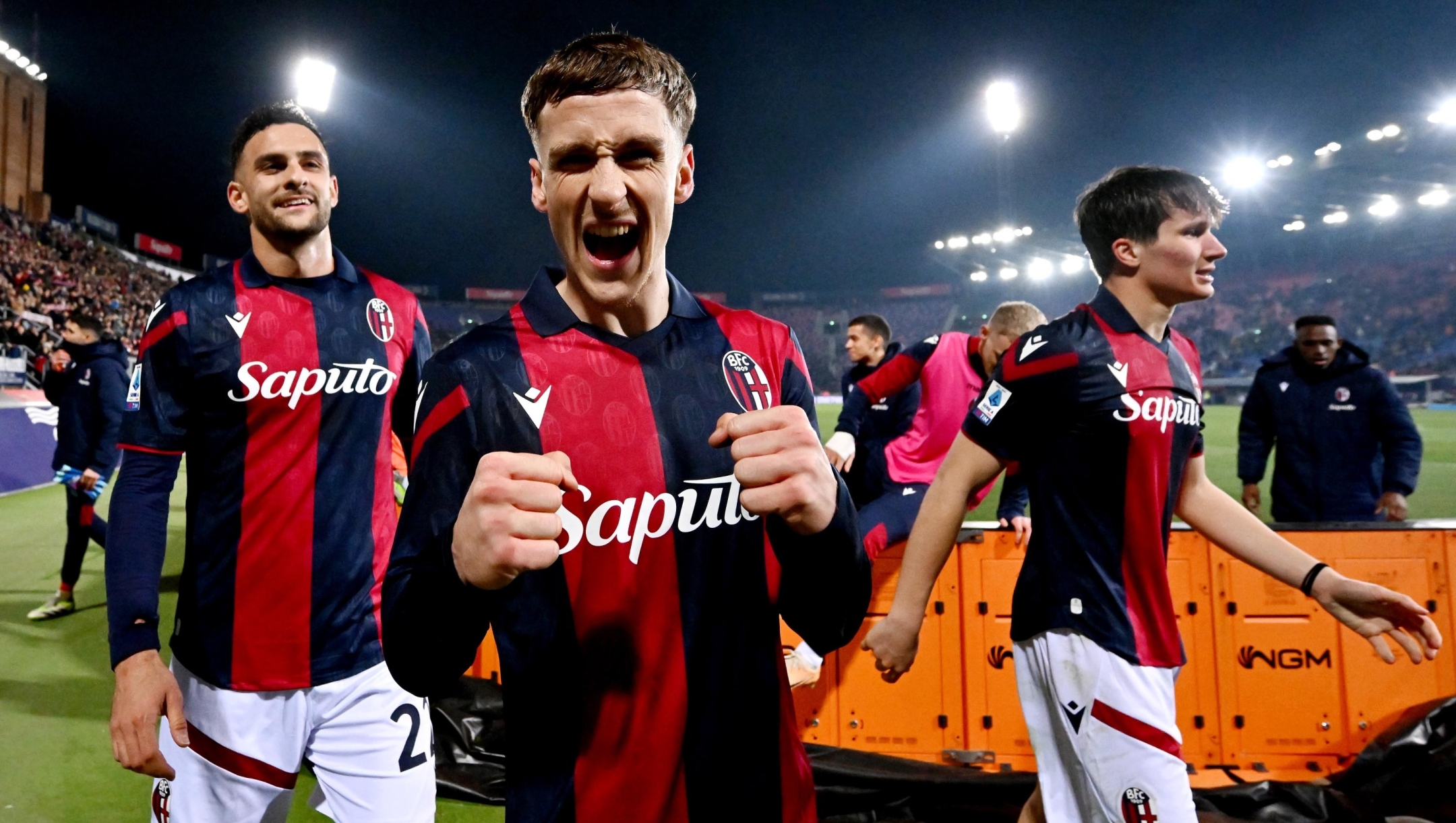 BOLOGNA, ITALY - FEBRUARY 03: Alexis Saelemaekers of Bologna FC celebrates after the Serie A TIM match between Bologna FC and US Sassuolo at Stadio Renato Dall'Ara on February 03, 2024 in Bologna, Italy. (Photo by Alessandro Sabattini/Getty Images)