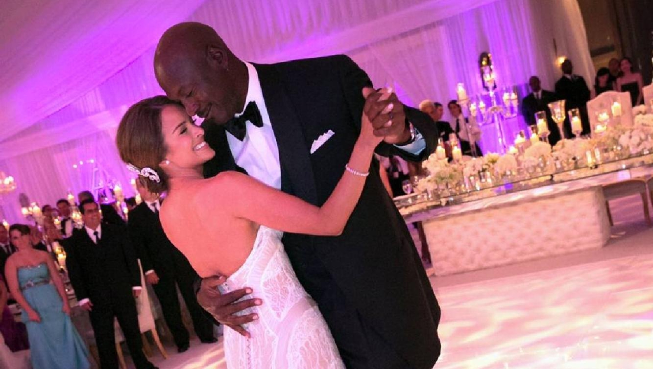JUPITER, FL - APRIL 27: Michael Jordan dances with bride Yvette Prieto during their wedding reception at the Bear's Club on April 27, 2013 in Jupiter, Florida. The wedding took place at the Episcopal Church of Bethesda-by-the-Sea in Palm Beach, Florida.   Joe Buissink/Getty Images/AFP== FOR NEWSPAPERS, INTERNET, TELCOS & TELEVISION USE ONLY ==