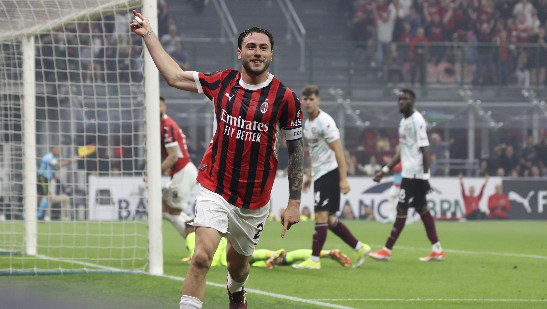 MILAN, ITALY - MAY 25: Davide Calabria of AC Milan celebrates after scoring the his team's third goal during the Serie A TIM match between AC Milan and US Salernitana at Stadio Giuseppe Meazza on May 25, 2024 in Milan, Italy. (Photo by Giuseppe Cottini/AC Milan via Getty Images)