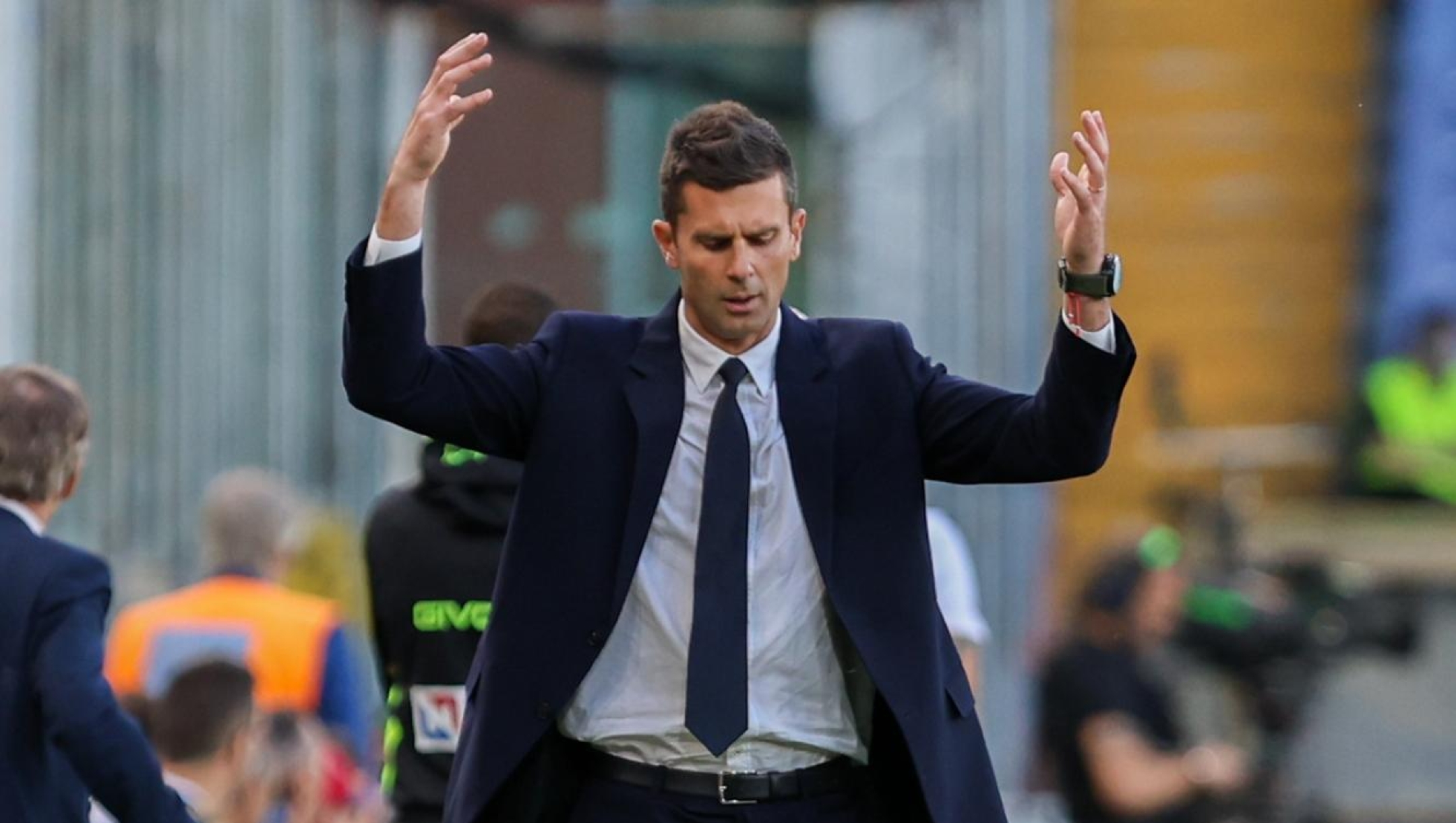 Juventus? head coach Thiago Motta gestures during the Serie A soccer match between Genoa and Juventus at the Luigi Ferraris Stadium in Genoa, Italy - Sunday, September 28, 2024. Sport - Soccer . (Photo by Tano Pecoraro/Lapresse)