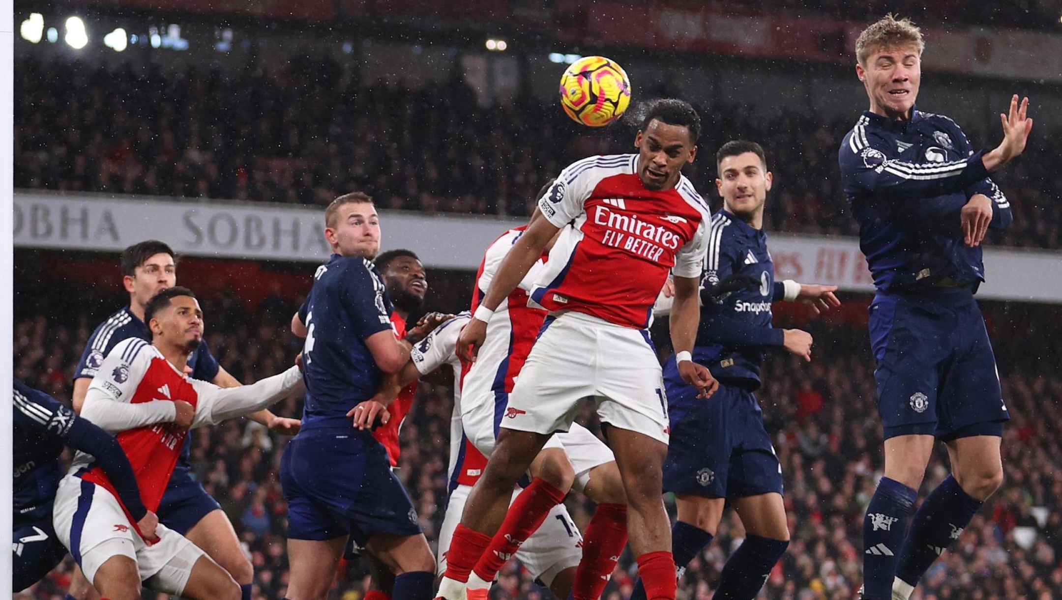 LONDON, ENGLAND - DECEMBER 04:  Jurrien Timber of Arsenal scores his team's first goal with a header as Andre Onana of Manchester United fails to make a save during the Premier League match between Arsenal FC and Manchester United FC at Emirates Stadium on December 04, 2024 in London, England. (Photo by Julian Finney/Getty Images)