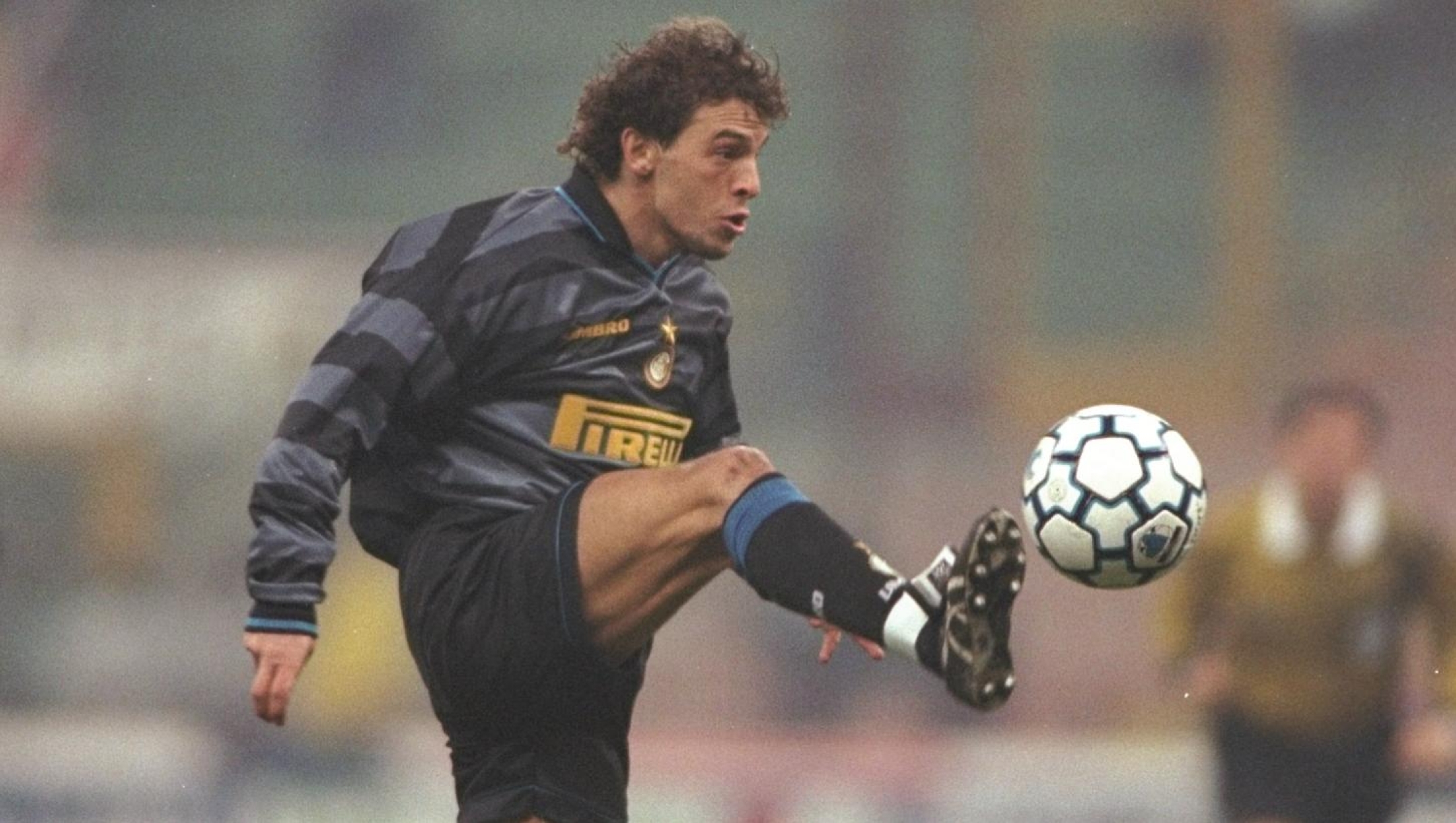 8 Dec 1997:  Francesco Moriero of Inter Milan in action during the UEFA Cup third round second leg match against Strasbourg at the Giuseppe Meazza Stadium in Milan, Italy. Inter won 3-0. \ Mandatory Credit: Shaun Botterill /Allsport