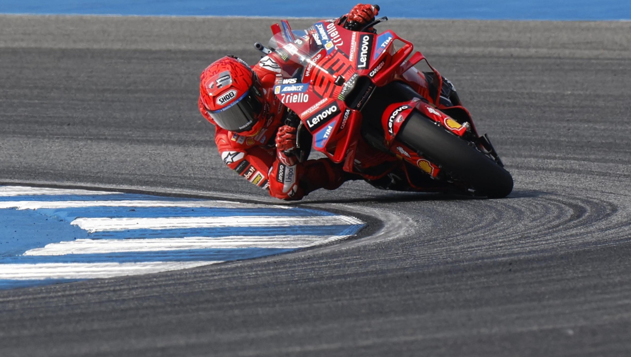 epa11934264 Spanish MotoGP rider Marc Marquez of Ducati Lenovo Teamin action during the MotoGP race of the Motorcycling Grand Prix of Thailand at Chang International Circuit, Buriram province, Thailand, 02 March 2025.  EPA/RUNGROJ YONGRIT