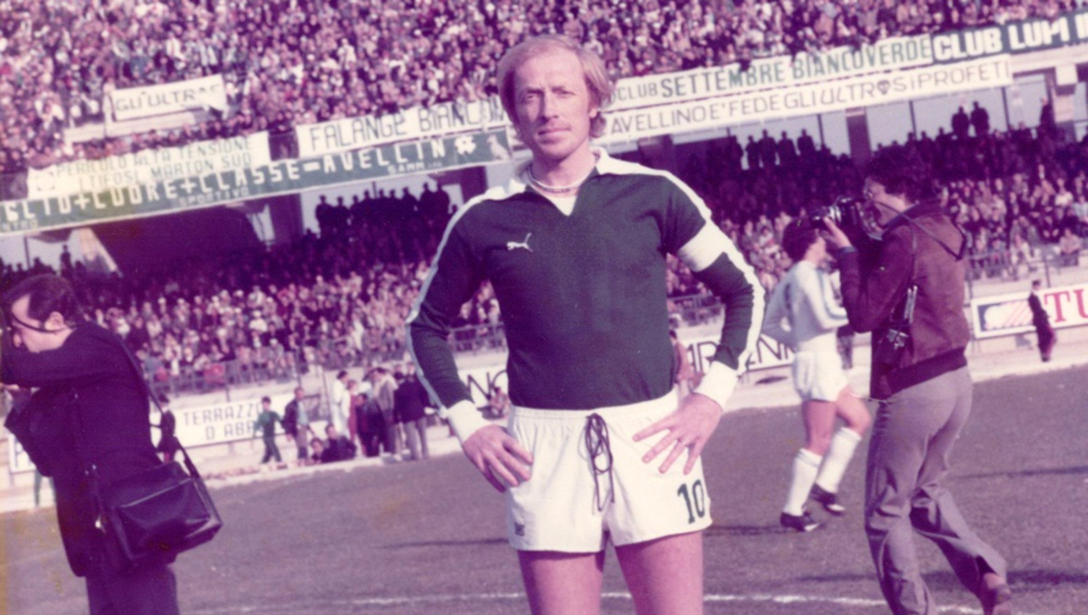  MORTO LOMBARDI, ARTEFICE MIRACOLO AVELLINO IN A. Una foto di repertorio di Adriano Lombardi  , capitano dell' Avellino negli anni '70 e '80.  . FRANCO SILVI/ANSA/ji