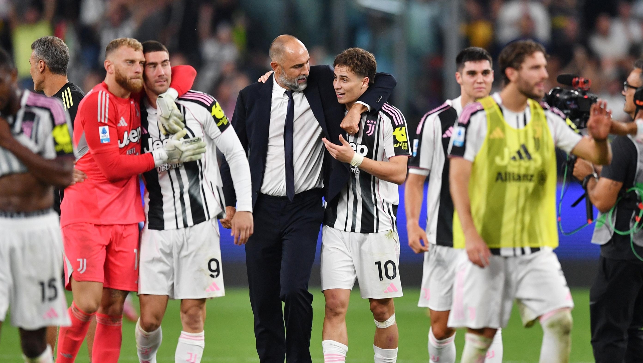  Igor Tudor, Head Coach of Juventus, celebrates with Kenan Yildiz after the team's victory in the Serie A match between Juventus FC and FC Internazionale at Allianz Stadium on September 13, 2025 in Turin, Italy. (Photo by Valerio Pennicino/Getty Images)