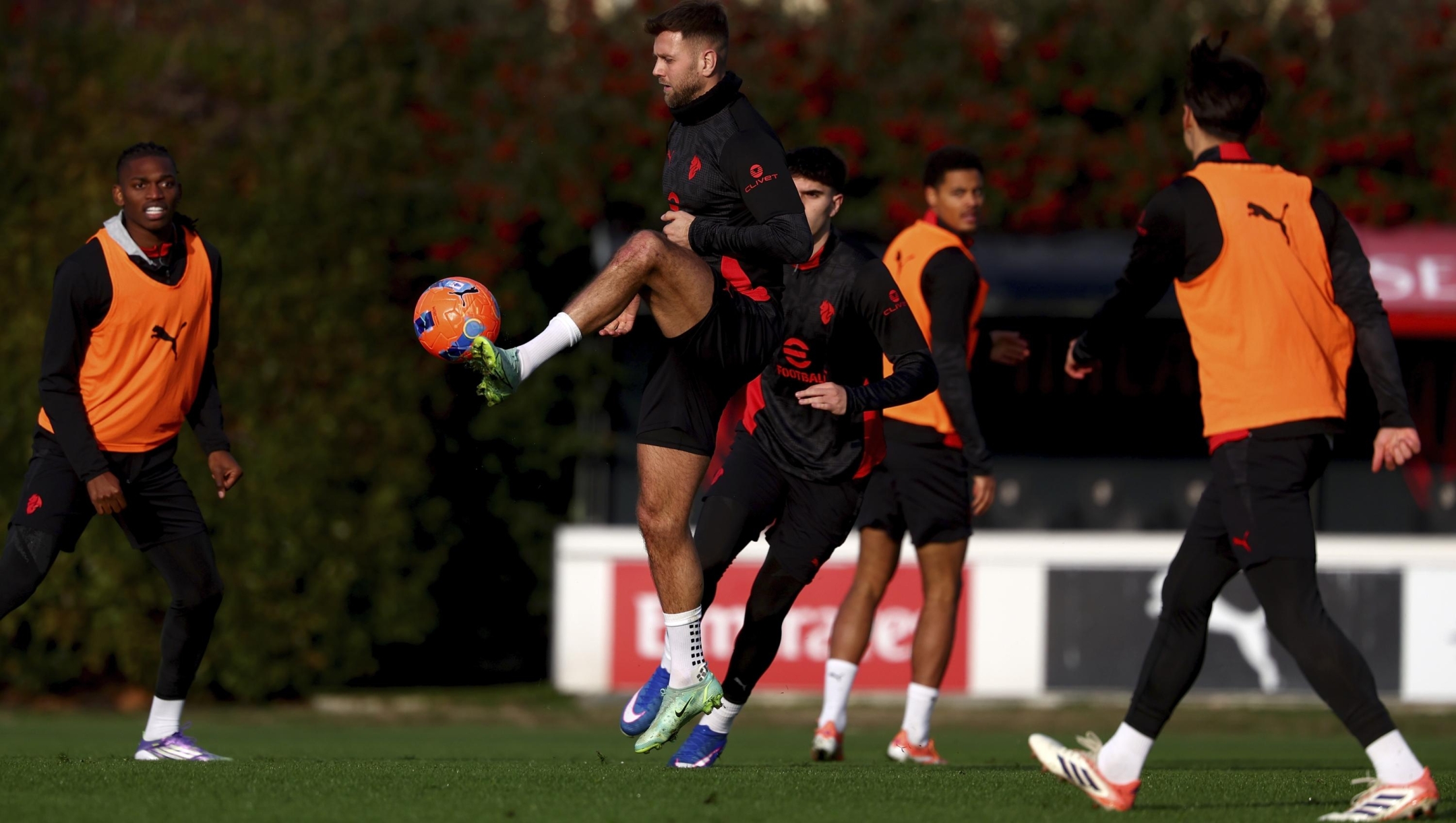  Niclas Fullkrug of AC Milan in action during an AC Milan Training Session at Milanello on December 26, 2025 in Cairate, Italy. (Photo by Giuseppe Cottini/AC Milan via Getty Images)