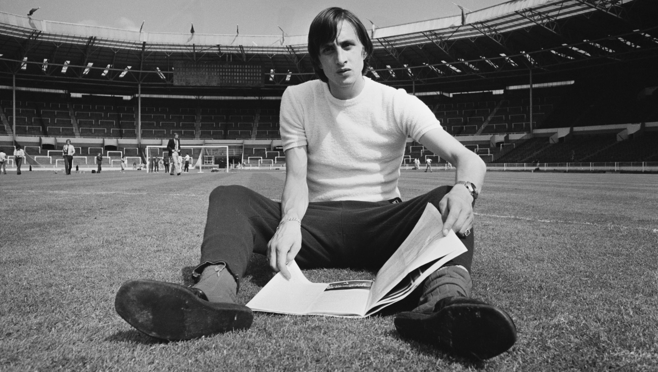 Dutch footballer Johan Cruyff (1947 - 2016) of Dutch team Ajax Amsterdam, in Wembley Stadium, London, UK, 1st June 1971.  (Photo by R. Powell/Daily Express/Getty Images)