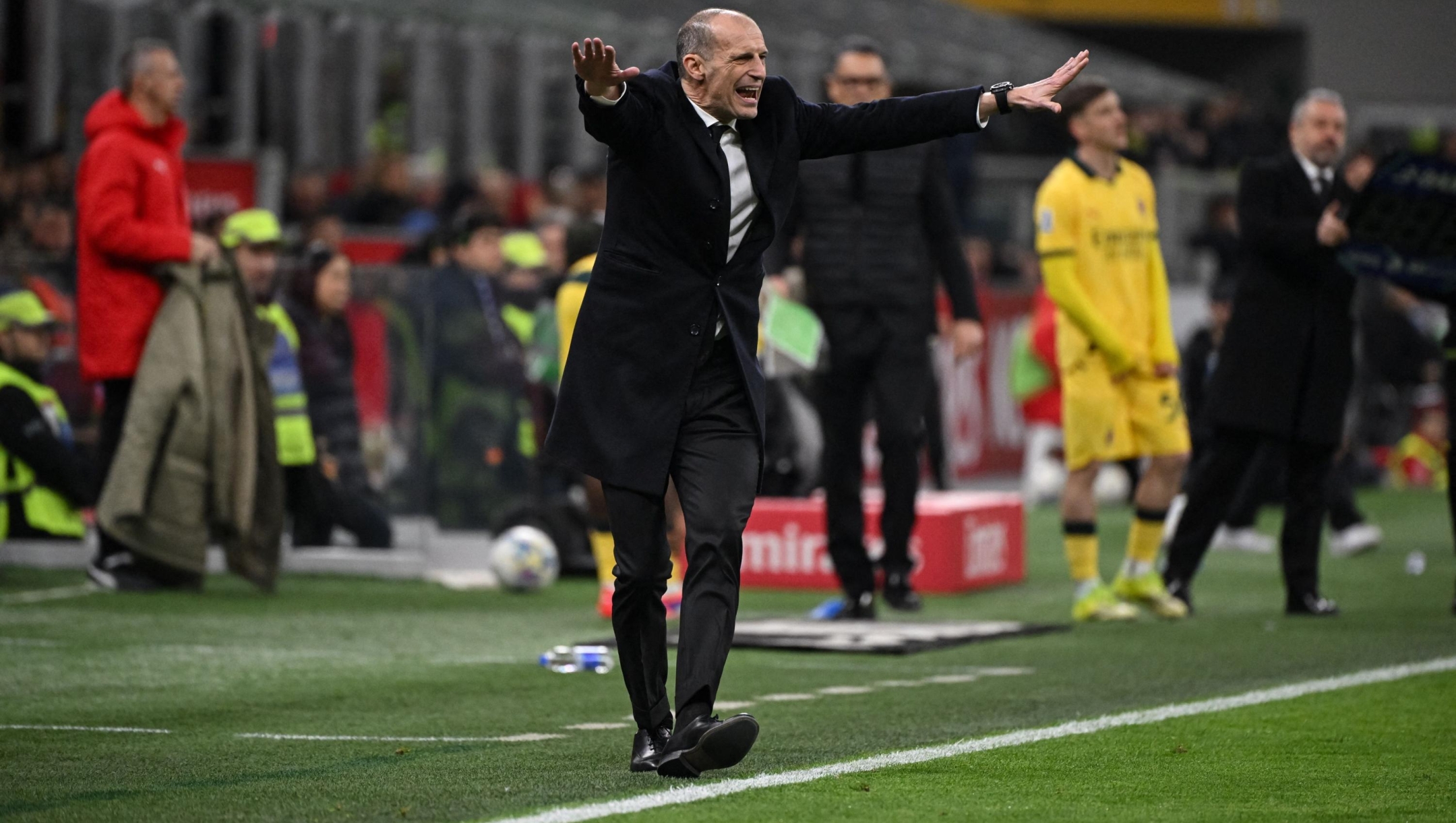 AC Milan's Italian head coach Massimiliano Allegri reacts during the Italian Serie A football match between AC Milan and Como at the San Siro Stadium in Milan, northern Italy, on February 18, 2026. (Photo by Piero CRUCIATTI / AFP)