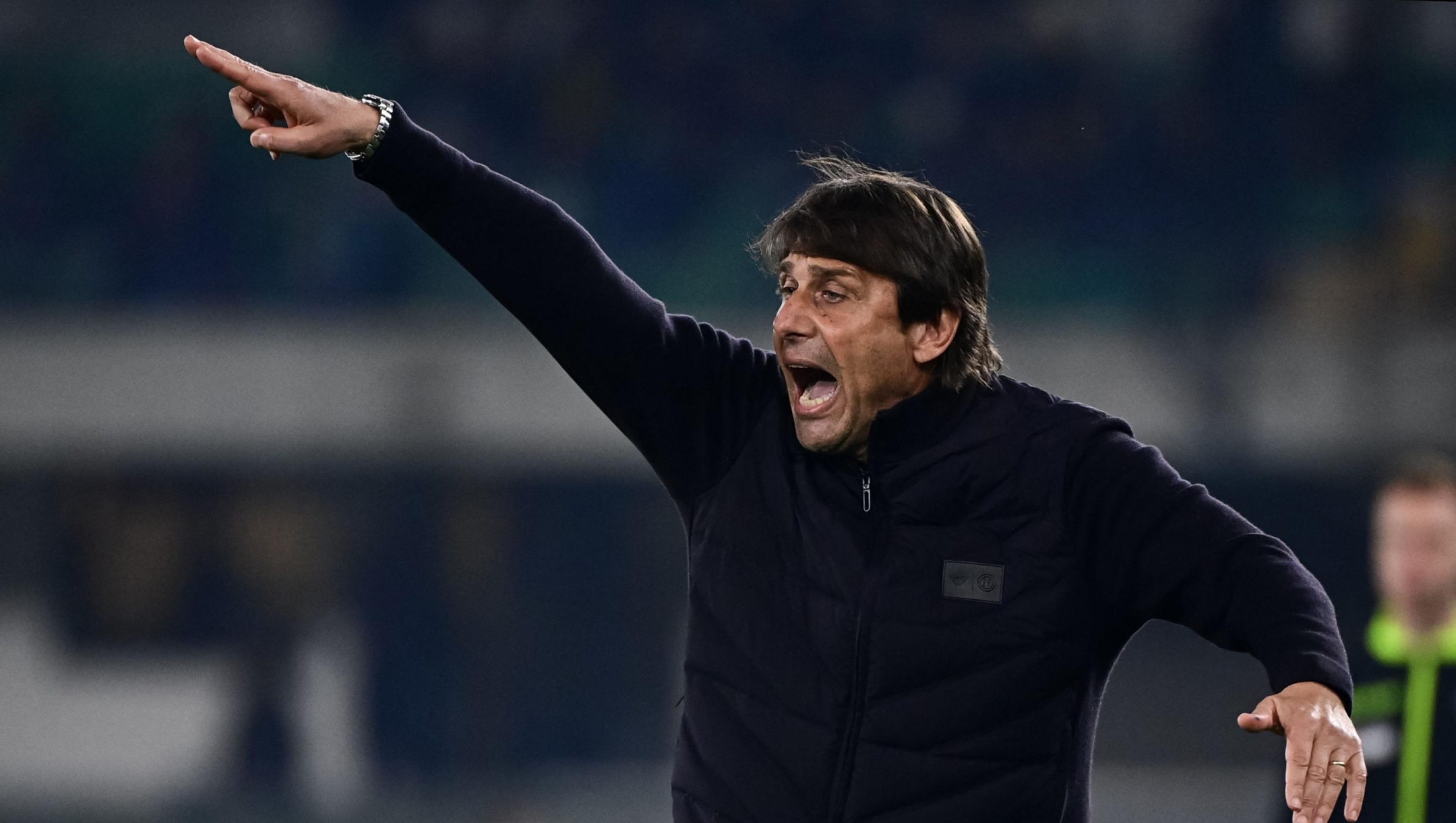 Napoli's Italian coach Antonio Conte reacts during the Italian Serie A football match between Hellas Verona and Napoli at the Bentegodi Stadium in Verona, northern Italy, on February 28, 2026. (Photo by Piero CRUCIATTI / AFP)