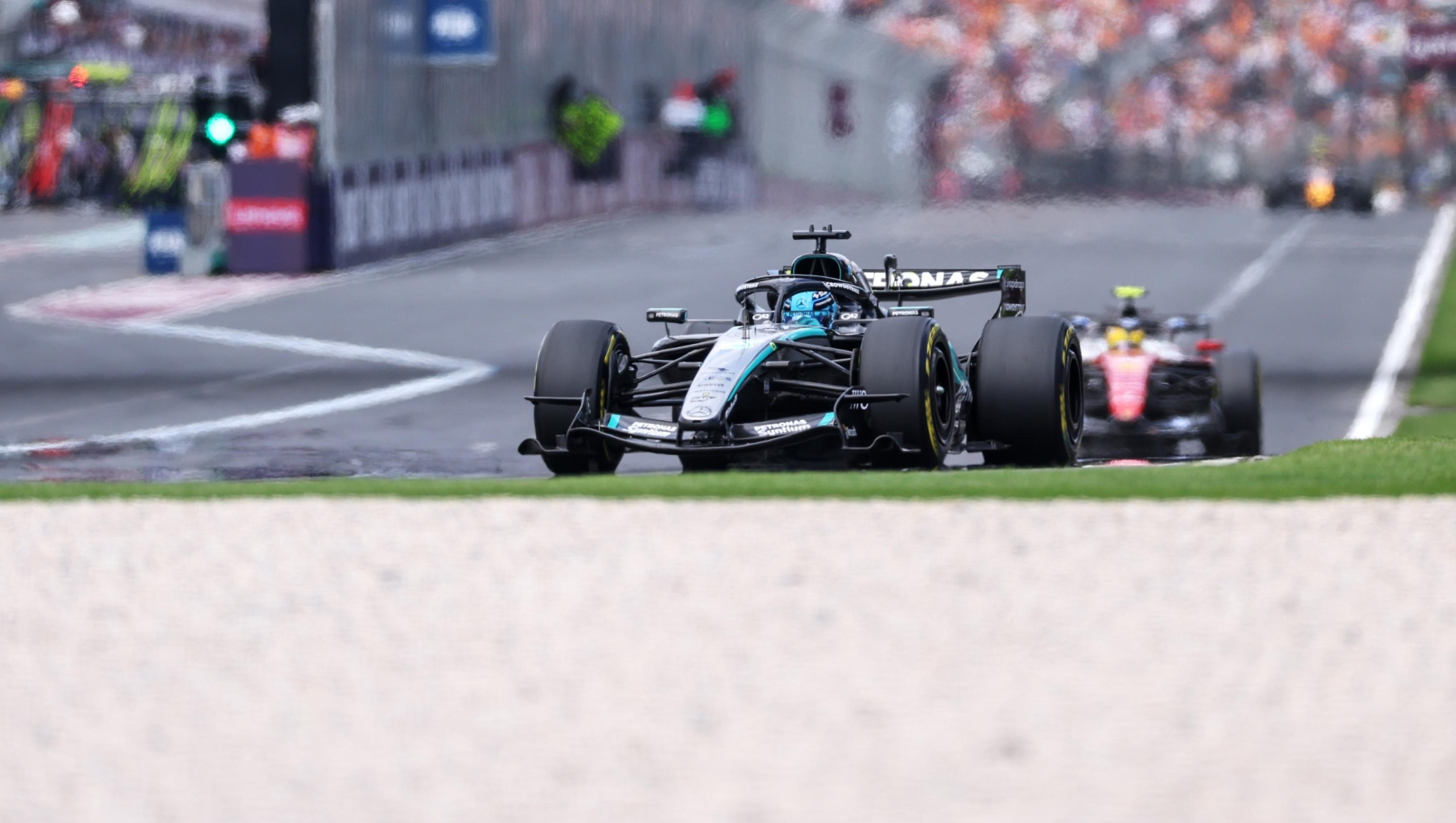  George Russell of Great Britain driving the (63) Mercedes AMG Petronas F1 Team W17 on track during the F1 Grand Prix of Australia at Albert Park Grand Prix Circuit on March 08, 2026 in Melbourne, Australia. (Photo by Lars Baron/Getty Images)