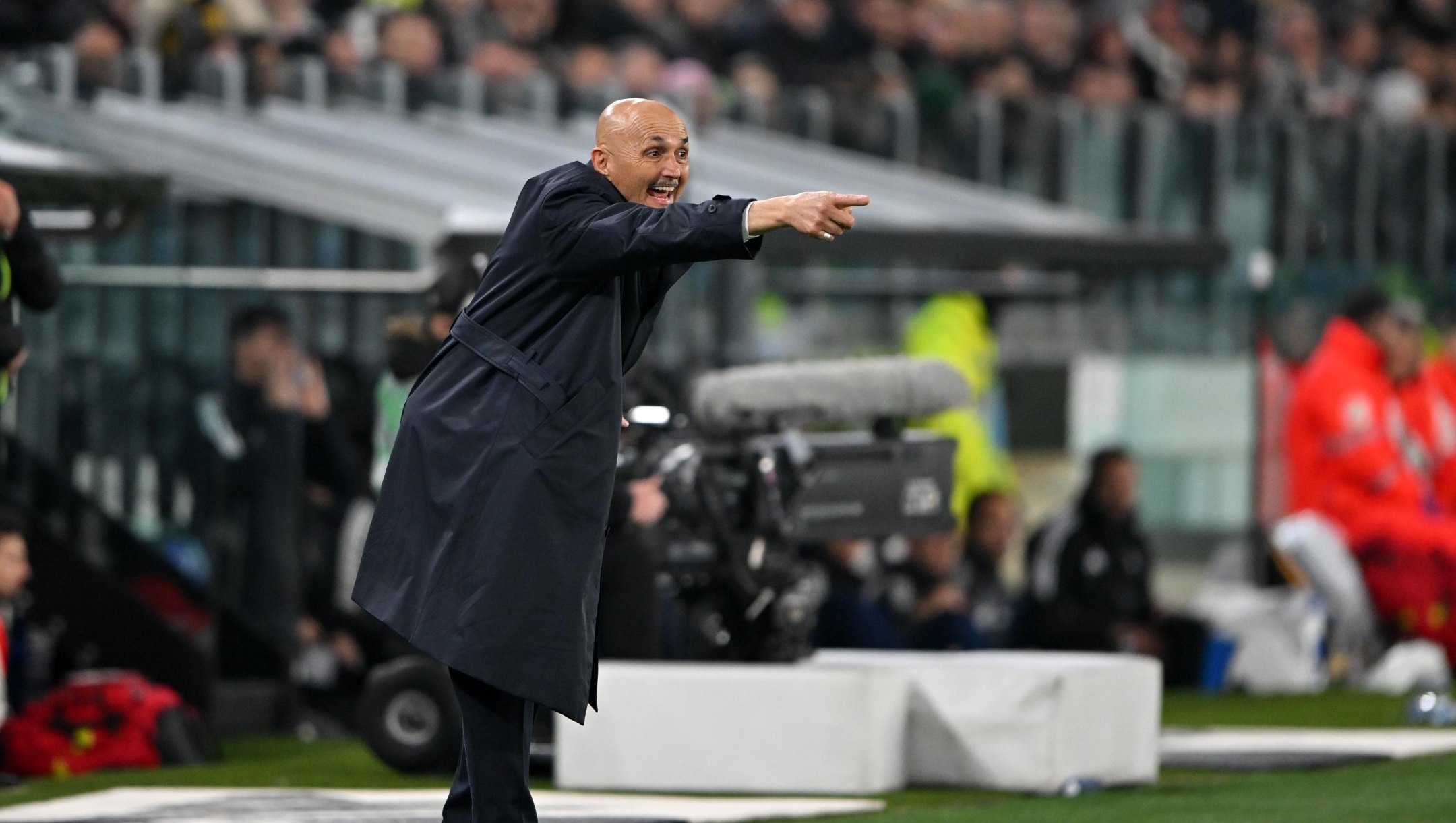  Luciano Spalletti, Manager of Juventus FC issues instructions during the Serie A match between Juventus FC and Pisa SC at Allianz Stadium on March 7, 2026 in Turin, Italy. (Photo by Chris Ricco - Juventus FC/Juventus FC via Getty Images)