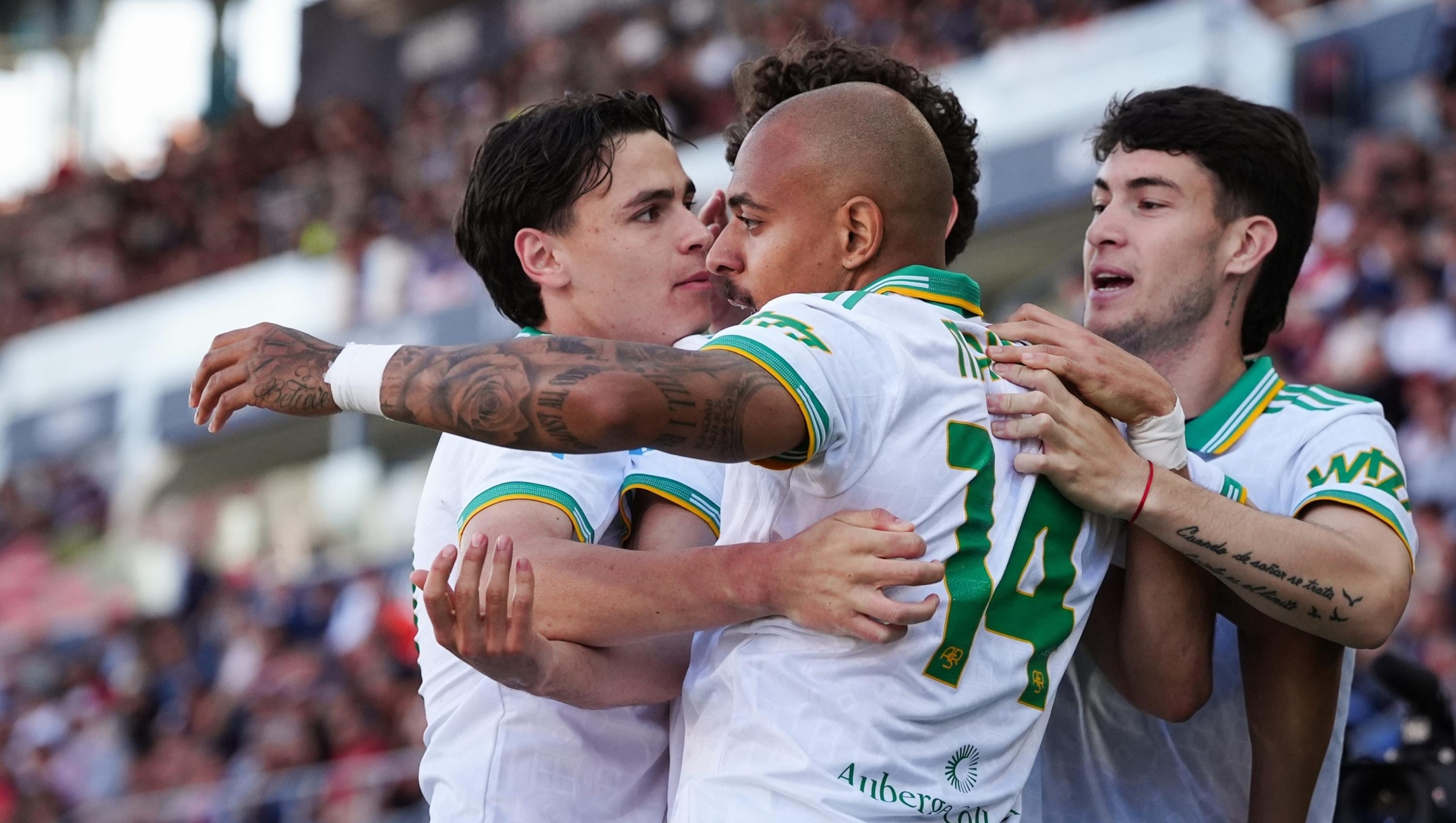 Romaâs Donyell Malen celebrates after scoring the 0-1 goal for his team during the Serie A soccer match between Bologna and Roma at the Renato DallâAra Stadium in Bologna, north Italy - Saturday, April 25, 2026 - (Photo by Massimo Paolone/LaPresse)