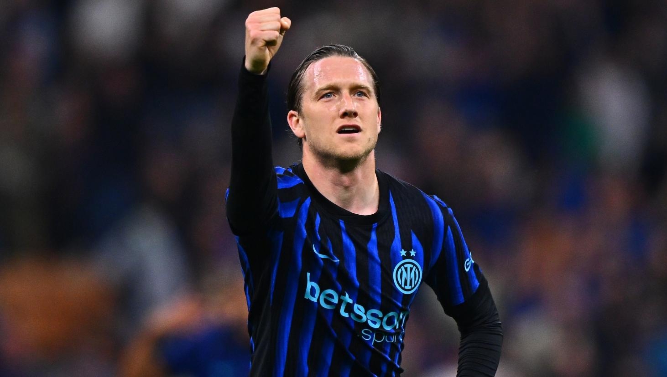    Piotr Zielinski of FC Internazionale celebrates after scoring the goal during the Serie A match between FC Internazionale and Cagliari Calcio at Giuseppe Meazza Stadium on April 17, 2026 in Milan, Italy. (Photo by Mattia Pistoia - Inter/Inter via Getty Images)