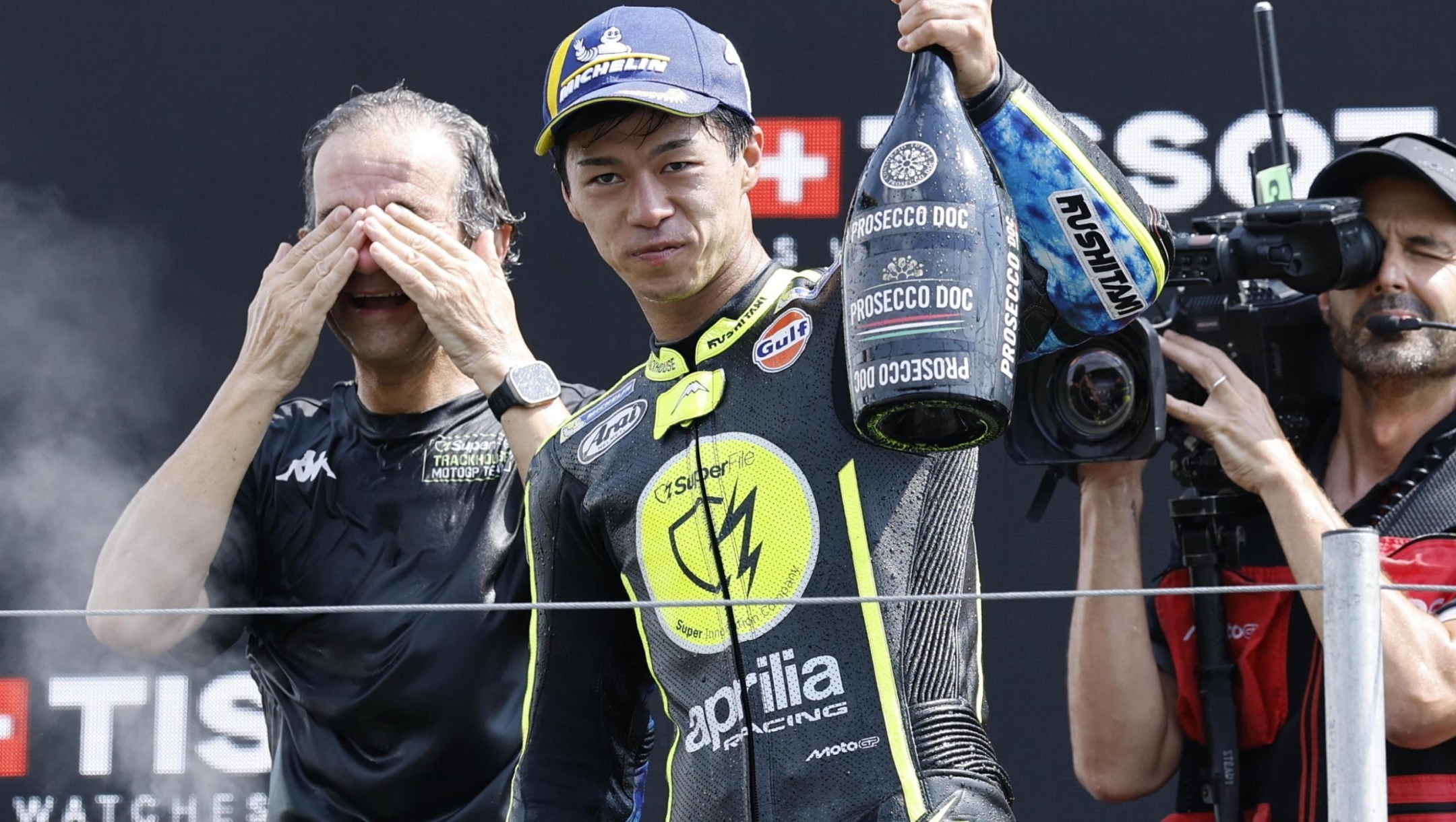 epa13070537 Ai Ogura of Japan on his Aprilia celebrates winning the MotoGP race of the Motorcycling Grand Prix of the Netherlands at TT Circuit in Assen, the Netherlands, 28 June 2026.  EPA/VINCENT JANNINK