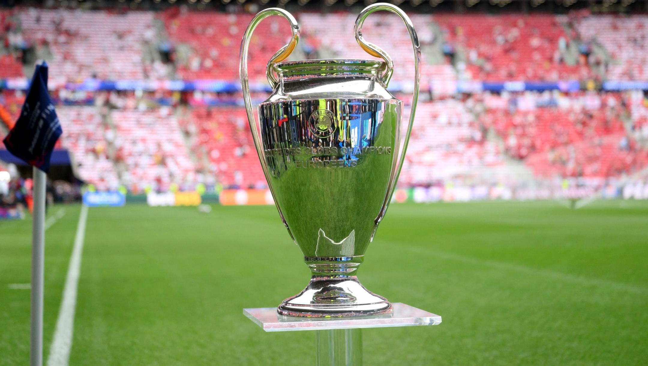  The UEFA Champions League trophy is displayed inside the stadium prior to the UEFA Champions League Final 2026 match between Paris Saint-Germain and Arsenal FC at Puskas Arena on May 30, 2026 in Budapest, Hungary. (Photo by David Ramos/Getty Images)