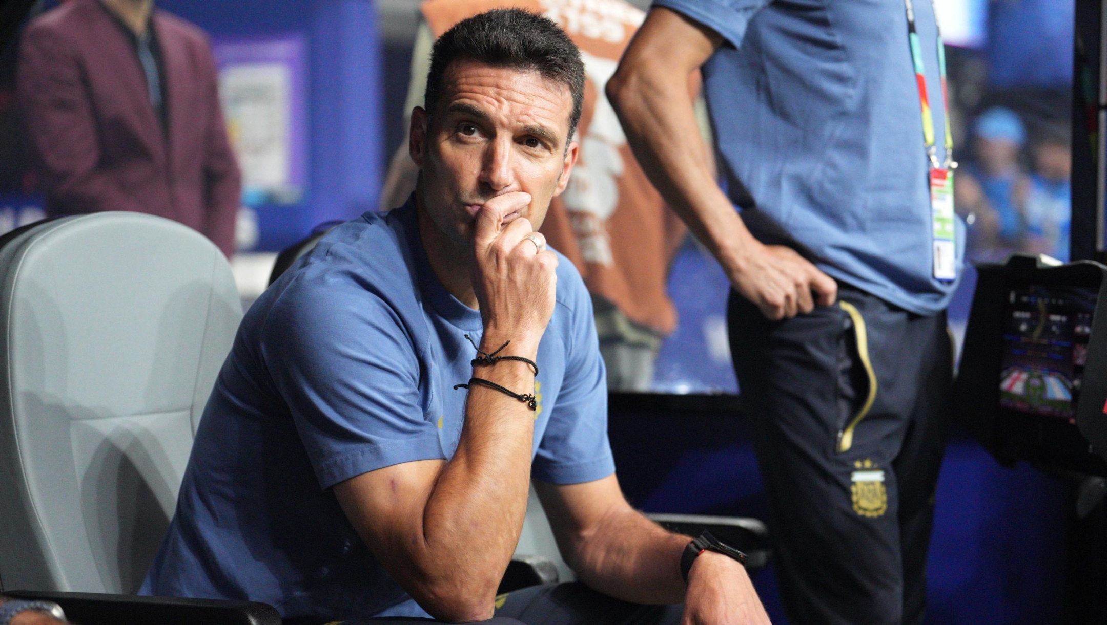 Argentina head coach Lionel Scaloni reacts during the World Cup semifinal soccer match between England and Argentina in Atlanta, Wednesday, July 15, 2026. (AP Photo/Jacob Kupferman)     Associated Press / LaPresse Only italy and spain