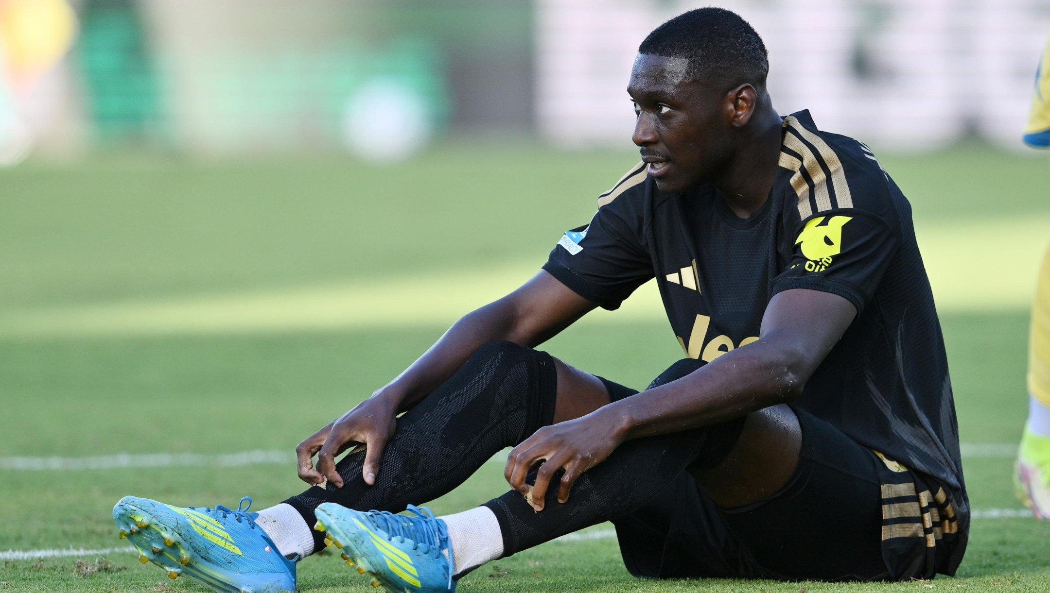  Randal Kolo Muani of FC Juventus looks dejected during the Serie A match between Frosinone Calcio and Juventus at Stadio Benito Stirpe on August 23, 2026 in Frosinone, Italy. (Photo by Giuseppe Bellini/Getty Images)
