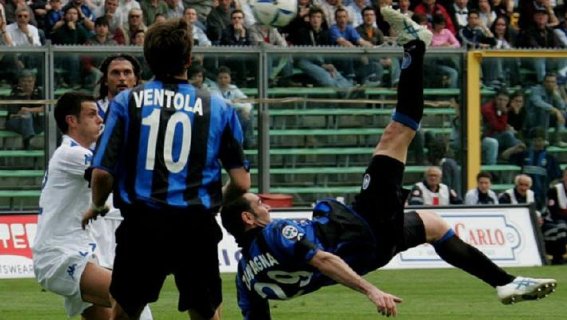 Il gol di Riccardo Zampagna in Atalanta-Brescia del 2006