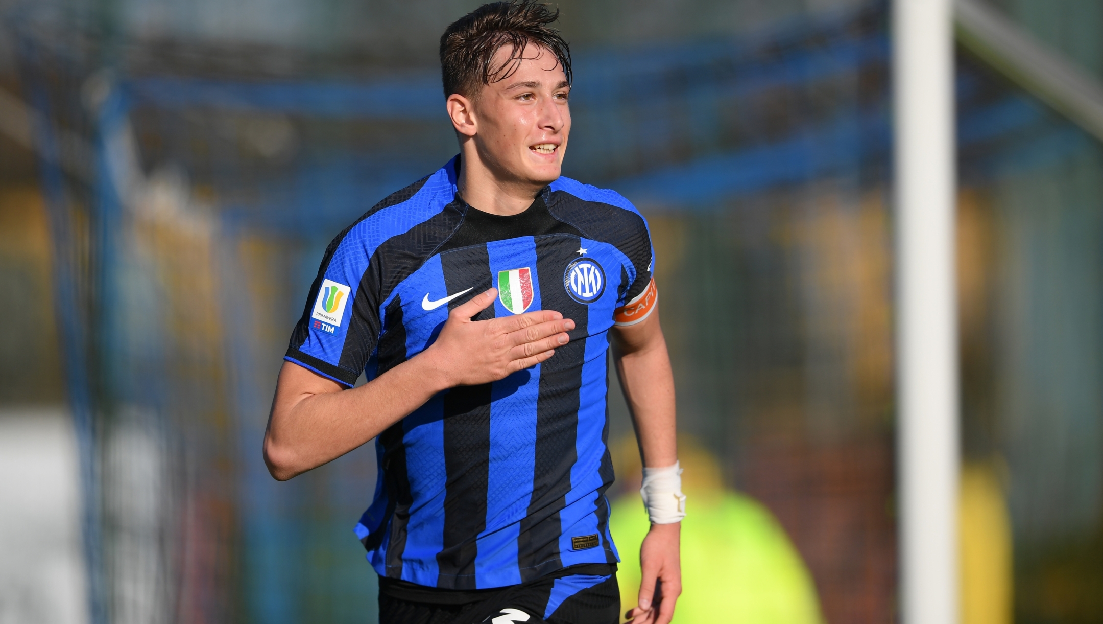 MILAN, ITALY - FEBRUARY 19: Francesco Pio Esposito of FC Internazionale celebrates after scoring the first goal during the Primavera 1 match between FC Internazionale U19 and Torino U19 at Konami Youth Development Center on February 19, 2023 in Milan, Italy. (Photo by Mattia Pistoia - Inter/Inter via Getty Images)