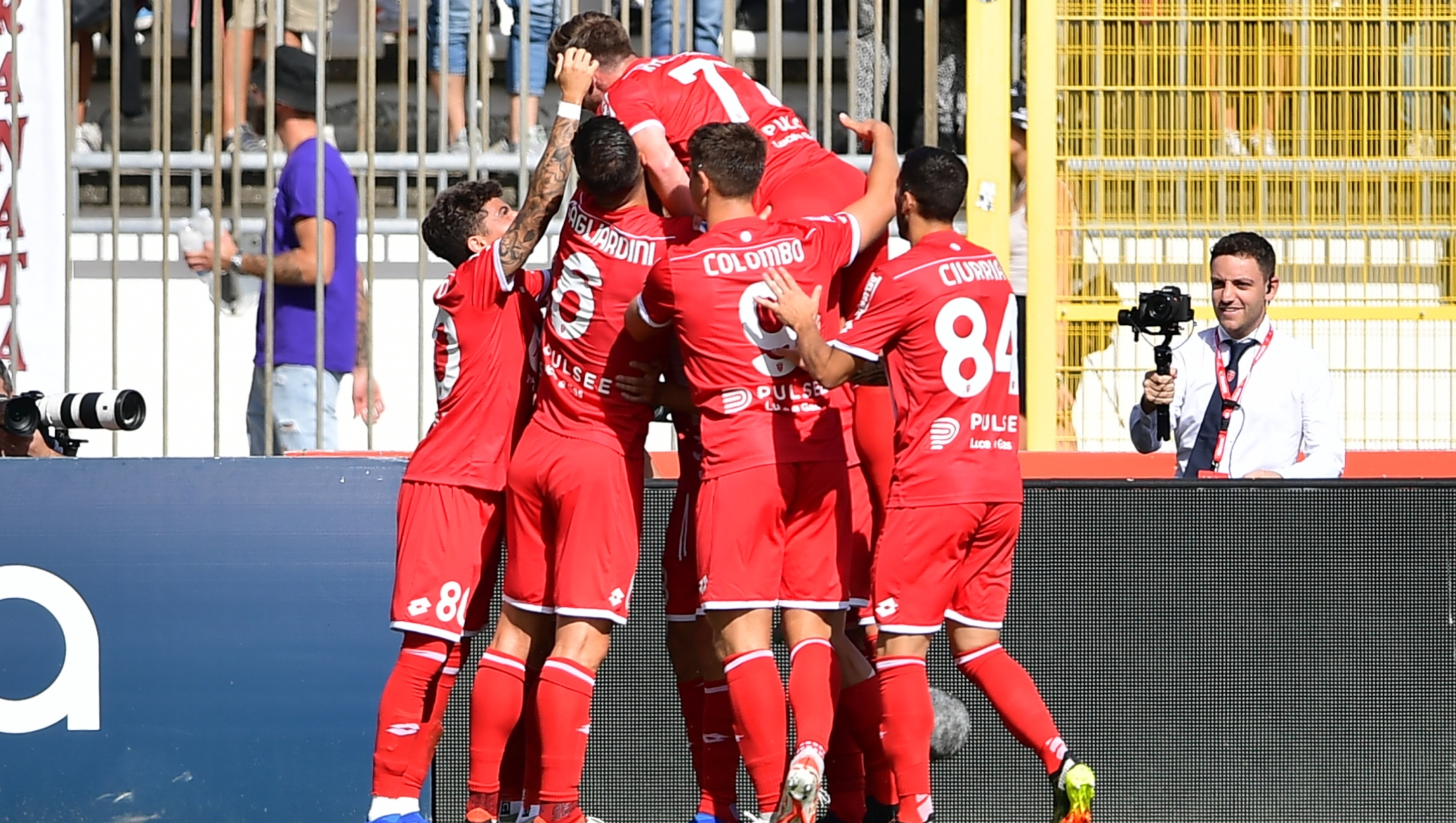 Foto Claudio Grassi/LaPresse 8 Ottobre 2023 - Monza, Italia - sport, calcio - Monza vs Salernitana - Campionato italiano di calcio Serie A TIM 2023/2024 - U-Power Stadium. Nella foto: esultanza dopo il gol dell’1-0 di Andrea Colpani (AC Monza)  October 8, 2023 - Monza, Italy - sport, soccer - AC Monza vs US Salernitana - Italian Serie A TIM Football Championship 2023/2024 - U-Power Stadium. In the pic: Andrea Colpani (AC Monza) celebrates after scoring 1-0 goal