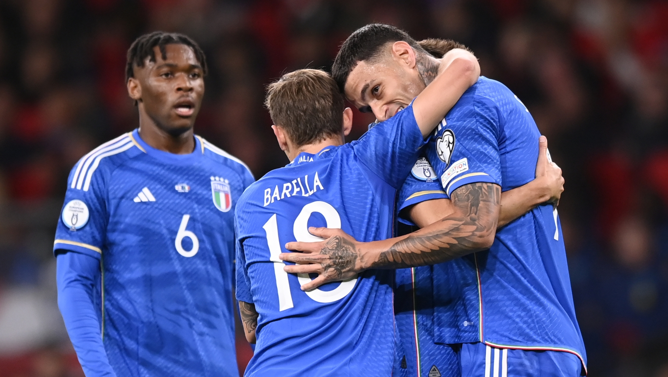 Foto Fabio Ferrari/LaPresse 17 Ottobre 2023 - Londra, Inghilterra - sport, calcio - Inghilterra vs Italia - Qualificazioni Euro 2024 - Group C - Stadio Wembley. Nella foto: esultanza Italia dopo la rete di Gianluca Scamacca (Italy) 0-1  October 17, 2023 London, United Kingdom - sport, calcio -England vs Italy -European Qualifiers 2024 - Group C - Wembley Stadium. In the pic: Italy celebrates goal Gianluca Scamacca (Italy) 0-1