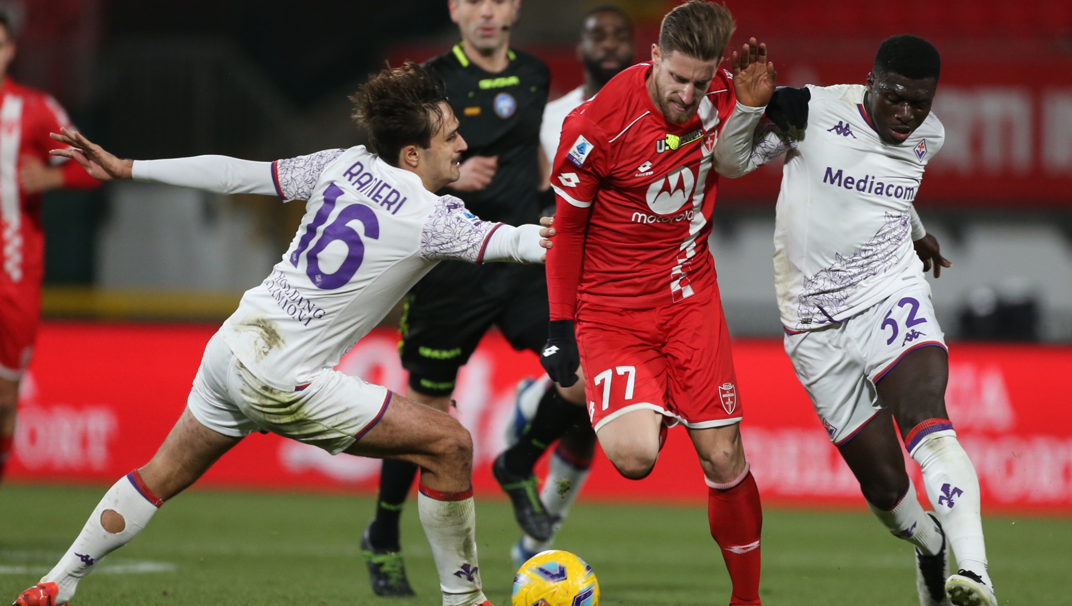 Foto Alberto Mariani/LaPresse 22 dicembre 2023 - Monza Brianza, Italia - sport, calcio - Monza vs Fiorentina- Campionato italiano di calcio Serie A Tim 2023/2024 - Stadio U-Pouwer. Nella foto:   Georgios Kyriakopoulos-Alfred Duncan  december 22, 2023 Monza Brianza Italy - sport, soccer - Monza vs Fiorentina- Italian Serie A timFootball Championship 2023/2024 - Stadio U-PouwerStadium. In the pic: Georgios Kyriakopoulos-Alfred Duncan