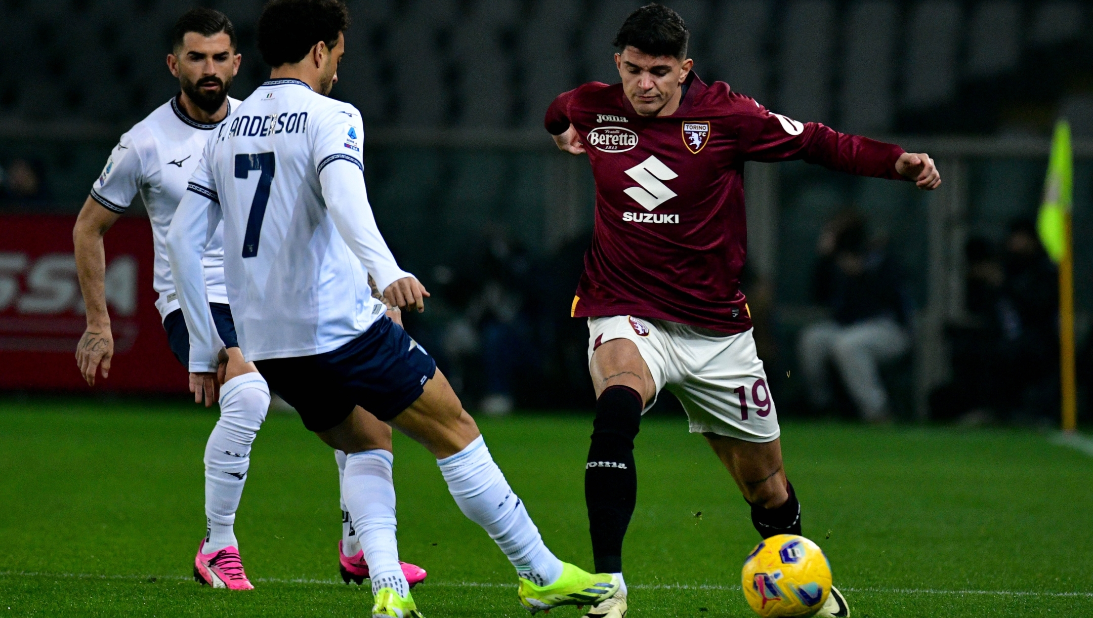 TURIN, ITALY - FEBRUARY 22: Felipe Anderson of SS Lazio compete for the ball with Raul Bellanova of Torino FC during the Serie A TIM match between Torino FC and SS Lazio at Stadio Olimpico di Torino on February 22, 2024 in Turin, Italy. (Photo by Marco Rosi - SS Lazio/Getty Images)