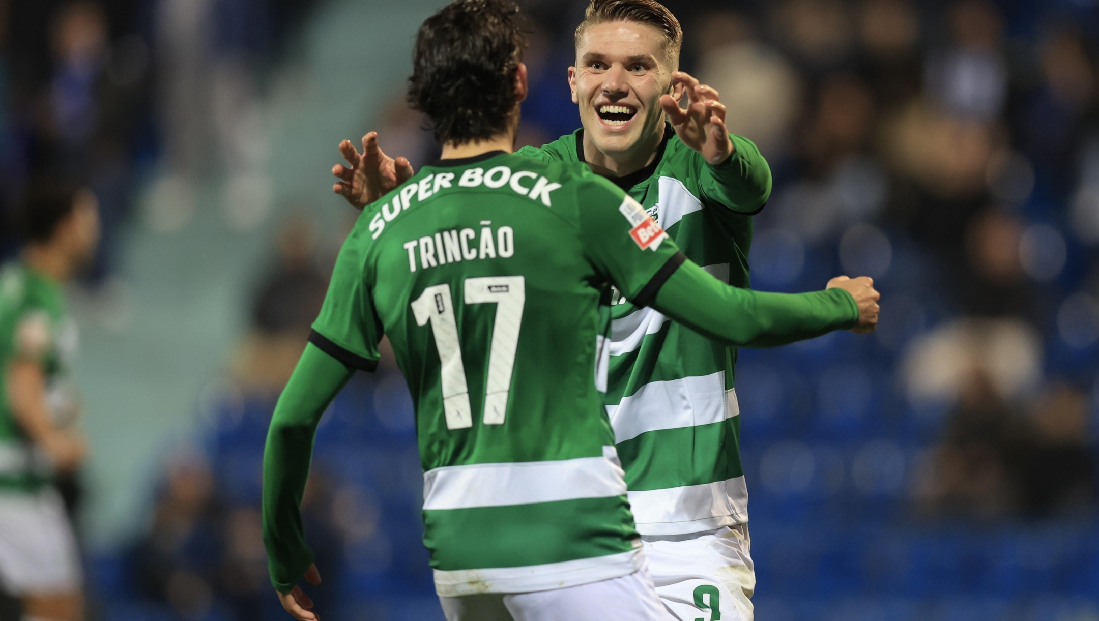 epa11088389 Sporting's Trincao (L) celebrates with Gyokeres after scoring a goal against Vizela during their First League soccer match held at Vizela Municipal stadium, Vizela, Portugal, 18 January 2024.  EPA/JOSE COELHO