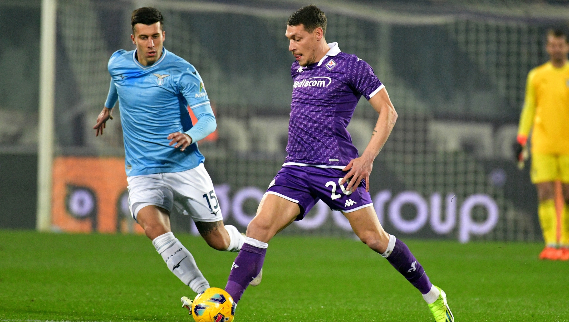 FLORENCE, ITALY - FEBRUARY 26: Nicolò Casale of SS Lazio compete for the ball with Andrea Belotti ACF Fiorentina during the Serie A TIM match between ACF Fiorentina and SS Lazio at Stadio Artemio Franchi on February 26, 2024 in Florence, Italy. (Photo by Marco Rosi - SS Lazio/Getty Images)
