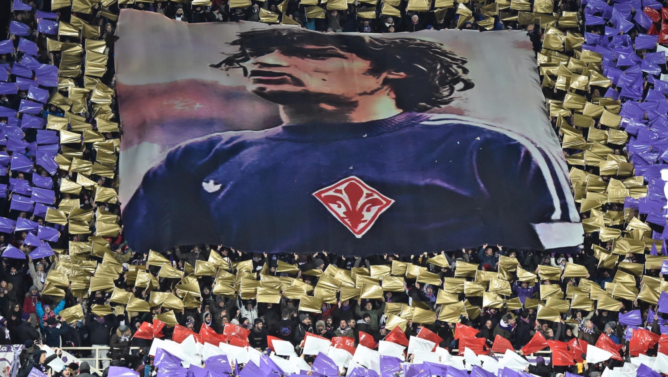 Fiorentina' s Supporters shows a banner with Former Fiorentina's player Giancarlo Antognoni during the soccer match Acf Fiorentina vs Juventus at artemio Franchi stadium in Floence ,Italy, 15 January 2016
ANSA/MAURIZIO DEGL INNOCENTI