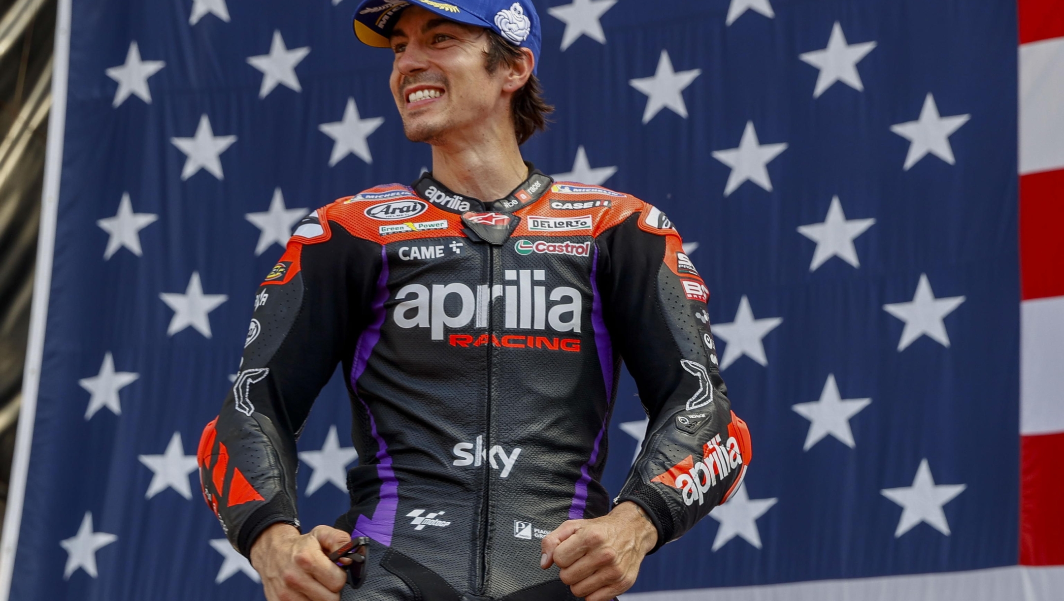 epa11277361 Spanish rider Mavrick Vinales of the Aprilia Racing Team flexes for the crowd after winning  the Sprint Race of the MotoGP category for the Motorcycling Grand Prix of The Americas at the Circuit of The Americas in Austin, Texas, USA, 13 April 2024  EPA/ADAM DAVIS