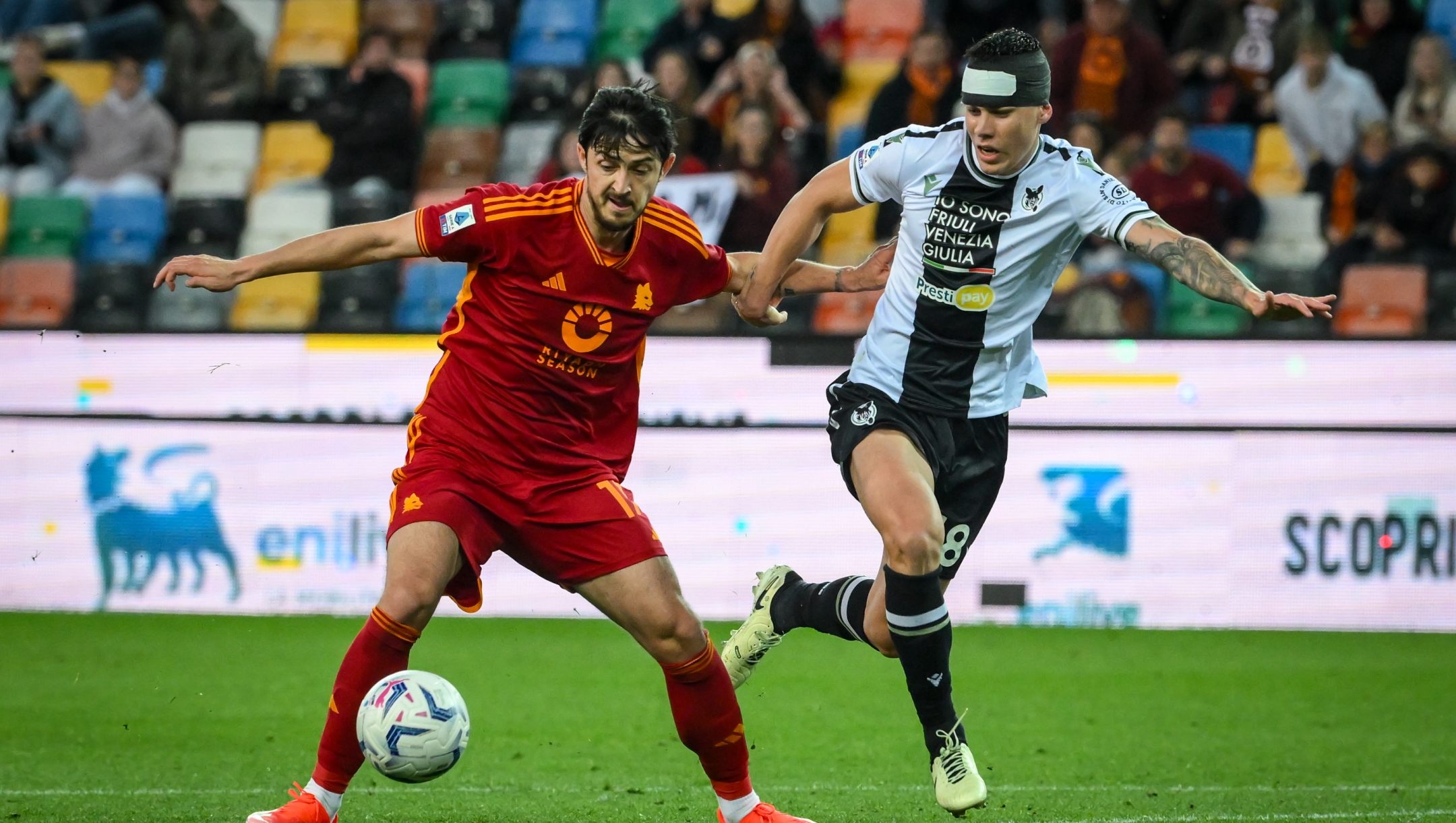 UDINE, ITALY - APRIL 25: Sardar Azmoun of AS Roma competes for the ball during the Serie A TIM match between Udinese Calcio and AS Roma at Dacia Arena on April 25, 2024 in Udine, Italy. (Photo by Fabio Rossi/AS Roma via Getty Images) (Photo by Fabio Rossi/AS Roma via Getty Images)