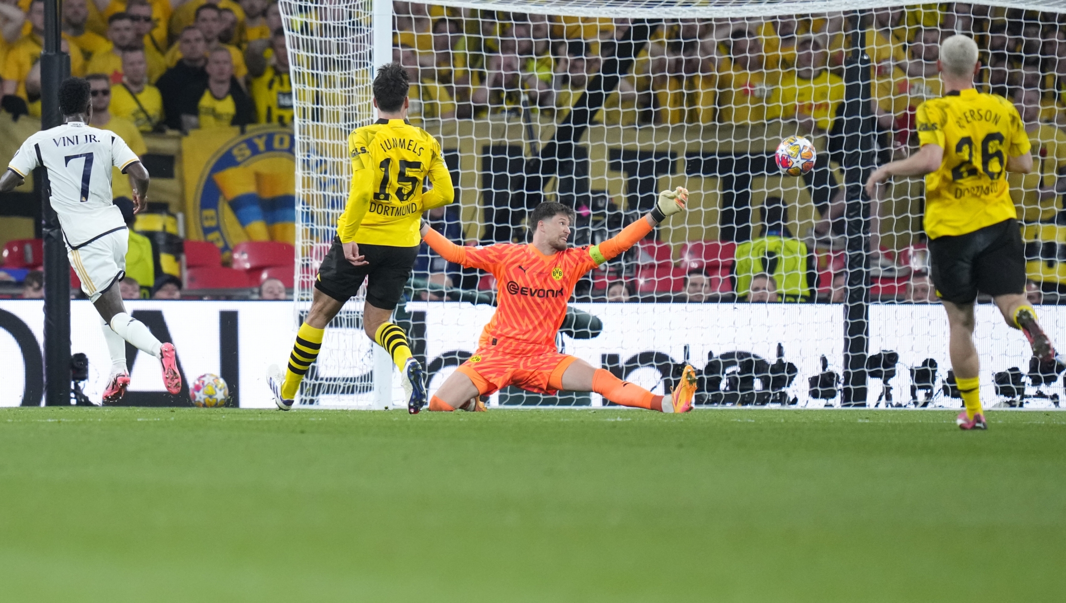 Real Madrid's Vinicius Junior scores his side's second goal during the Champions League final soccer match between Borussia Dortmund and Real Madrid at Wembley stadium in London, Saturday, June 1, 2024. (AP Photo/Kirsty Wigglesworth)