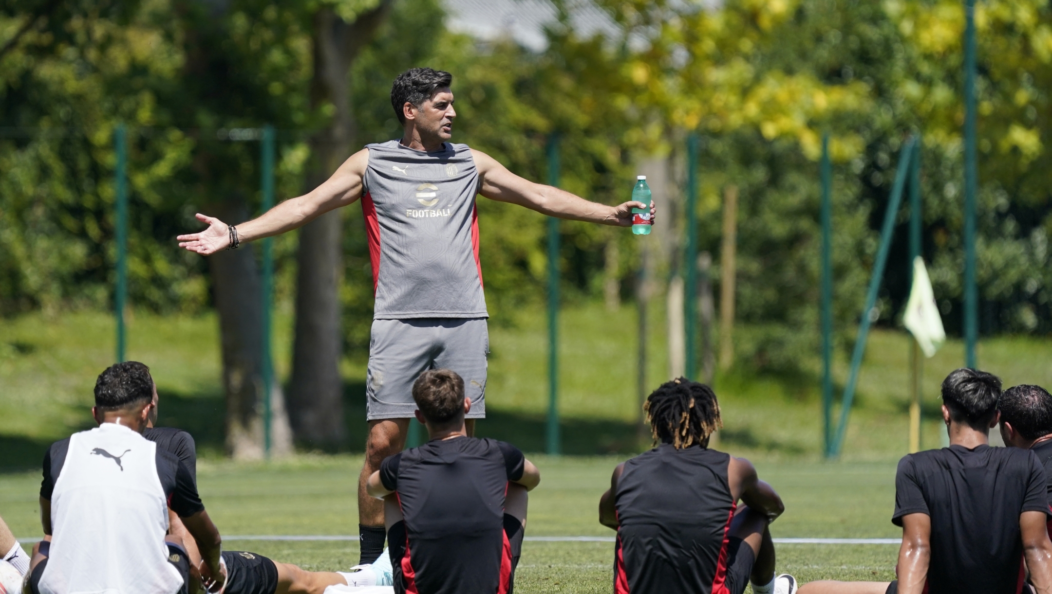 CAIRATE, ITALY - JULY 22:  Head Coach of AC Milan Paulo Fonseca attends an AC Milan training session at Milanello on July 22, 2024 in Cairate, Italy. (Photo by Pier Marco Tacca/AC Milan via Getty Images)