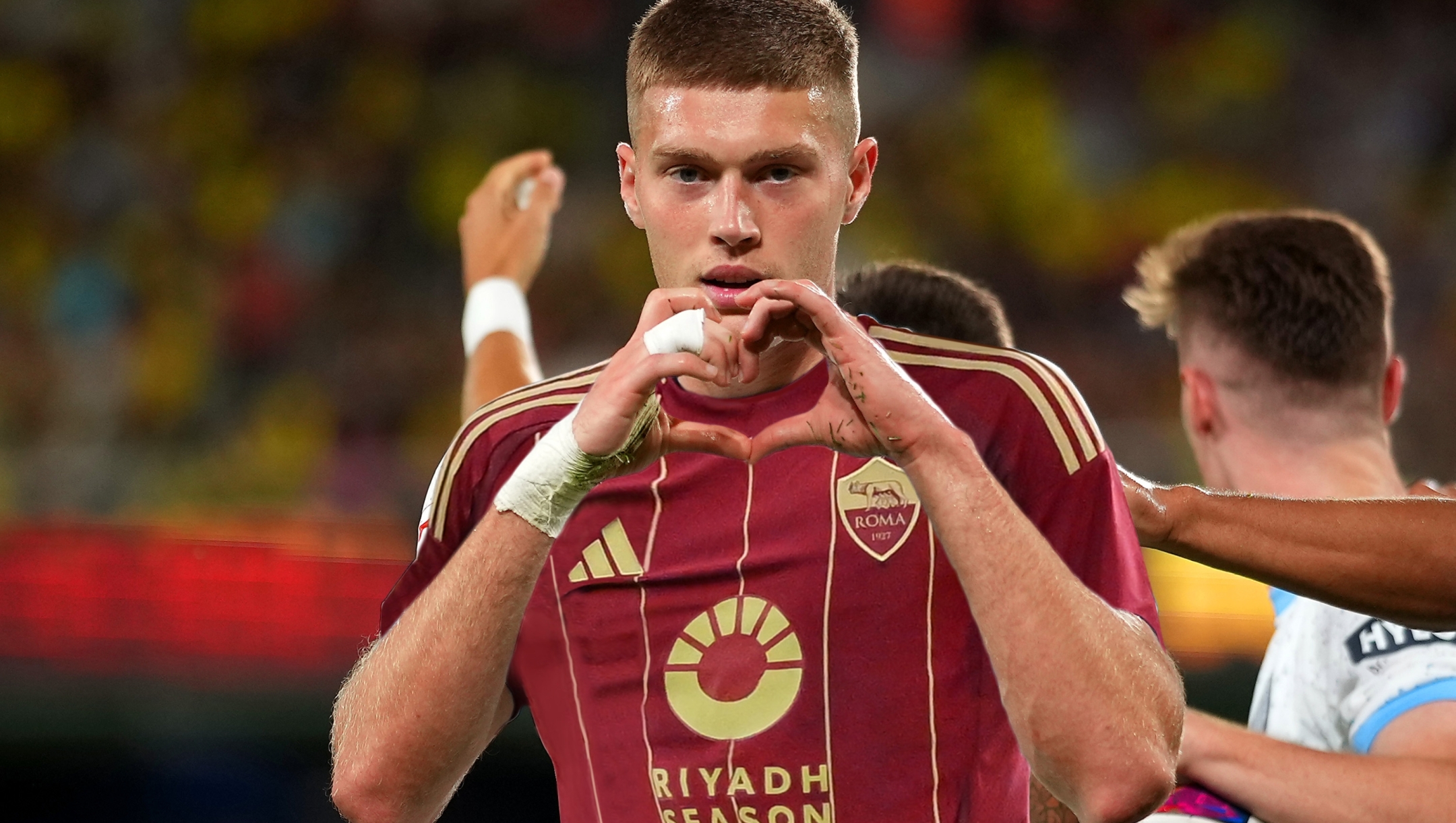 VILLARREAL, SPAIN - SEPTEMBER 27: Artem Dovbyk of Girona celebrates after scoring the team's first goal during the LaLiga EA Sports match between Villarreal CF and Girona FC at Estadio de la Ceramica on September 27, 2023 in Villarreal, Spain. (Photo by Alex Caparros/Getty Images)