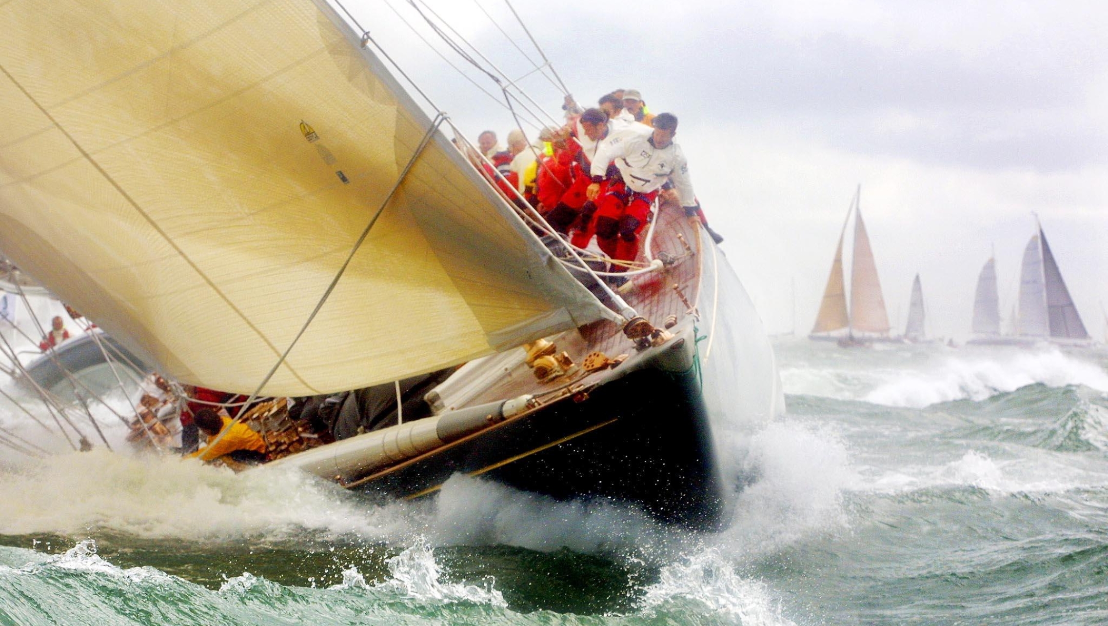 COW01 - 20010819 - COWES, UNITED KINGDOM : Shamrock V, a 1930's Americas Cup challenger begins the J-class race in the Solent near Cowes, Isle of Wight, 19 August 2001. The oldest of the three surviving J Clas boats, Shamrock V was built for Sir Thomas Lipton's fifth and final challenge for the America's Cup. Cowes is hosting The America's Cup Jubilee to coincide with the 150th anniversary of the original race which America won.  ANSA  ADRIAN DENNIS/ CD