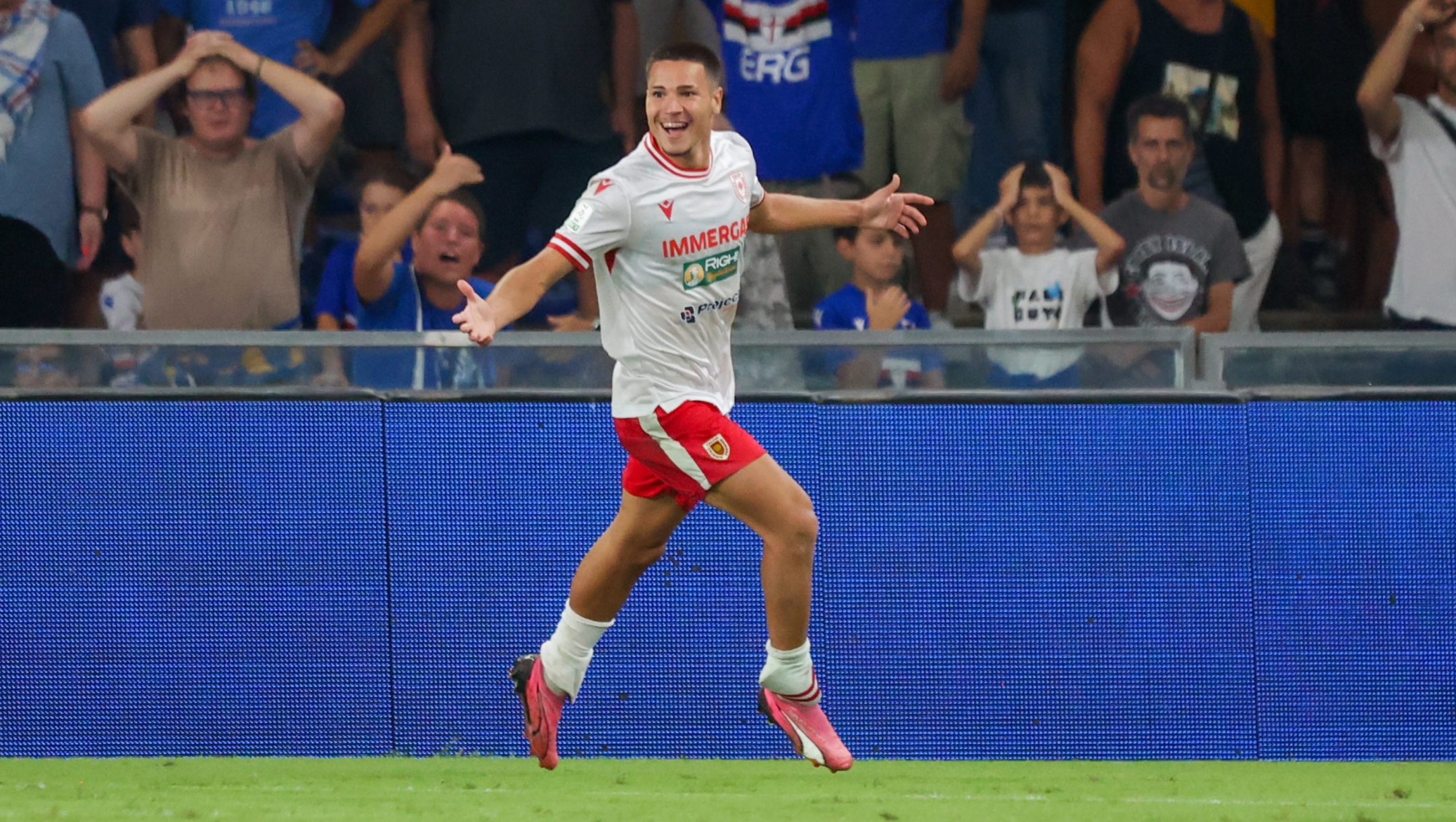 Reggiana's Antonio Vergara celebrates after scoring the 1-0 goal for his team during the Serie B soccer match between Sampdoria and Reggiana at the Luigi Ferraris Stadium in Genova, Italy - Saturday, August 24, 2024. Sport - Soccer . (Photo by Tano Pecoraro/Lapresse)