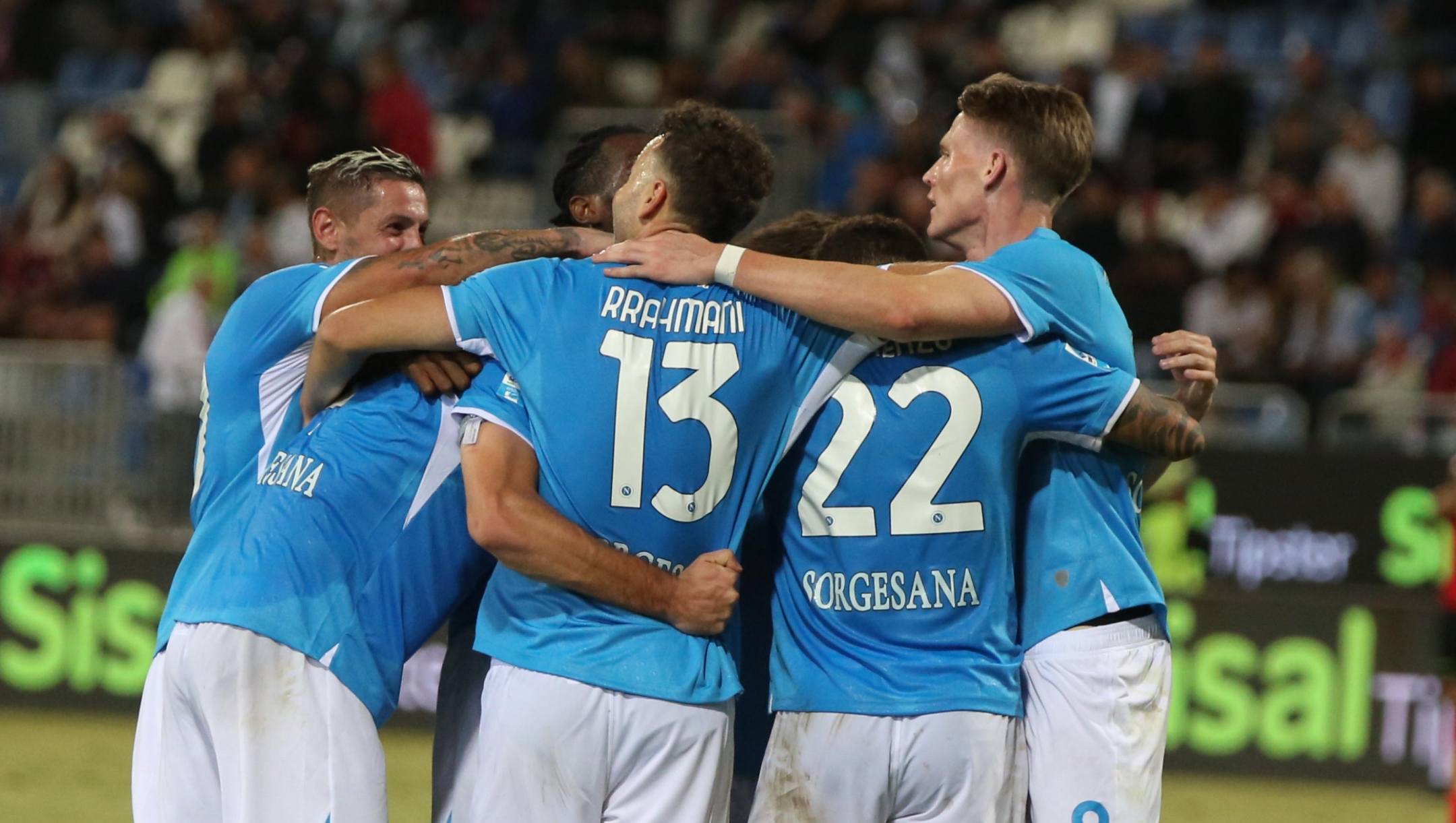 Napoli's players jubilates after scoring the goal of Alessandro Buongiorno (0-4) during the Italian Serie A soccer match Cagliari calcio vs SSC Napoli at the Unipol domus in Cagliari, Italy,15 September 2024  ANSA/FABIO MURRU