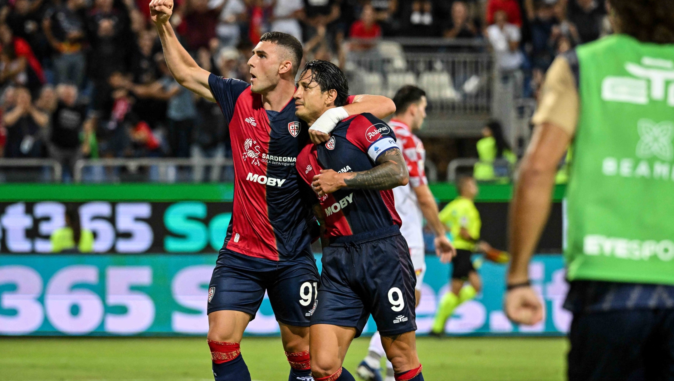 Gianluca Lapadula of Cagliari Calcio, Esultanza, Joy After scoring goal,