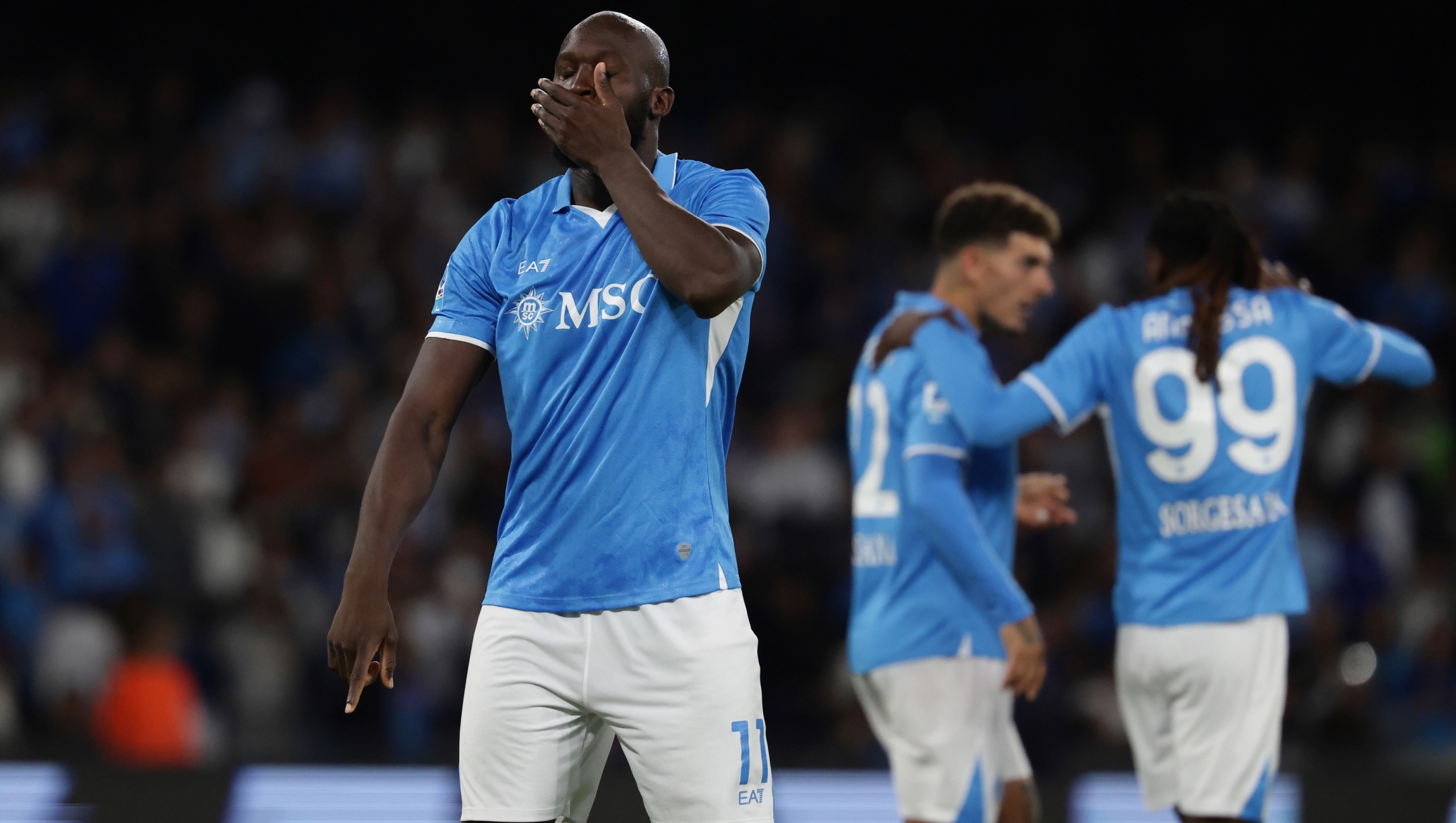 Napoli?s Romelu Lukaku celebrates after scoring  goal 2-1   during the Serie A soccer match between Napoli and Como at the Diego Armando Maradona Stadium in Naples, southern italy - Friday , October 4 , 2024. Sport - Soccer .  (Photo by Alessandro Garofalo/LaPresse)