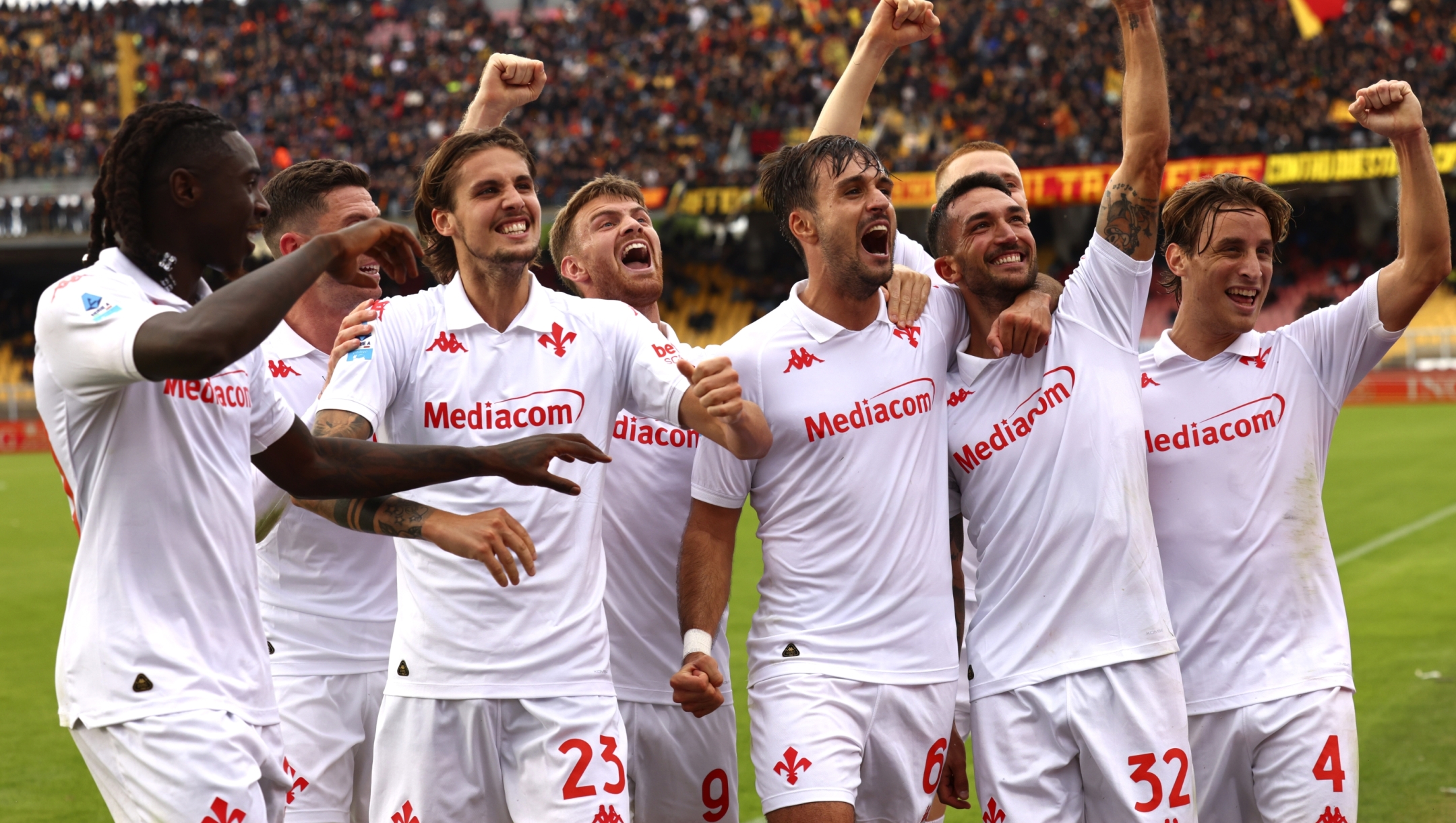 LECCE, ITALY - OCTOBER 20: Danilo Cataldi of Fiorentina celebrates with their teammates after scoring his team's third goal during the Serie A match between Lecce and Fiorentina at Stadio Via del Mare on October 20, 2024 in Lecce, Italy. (Photo by Maurizio Lagana/Getty Images)